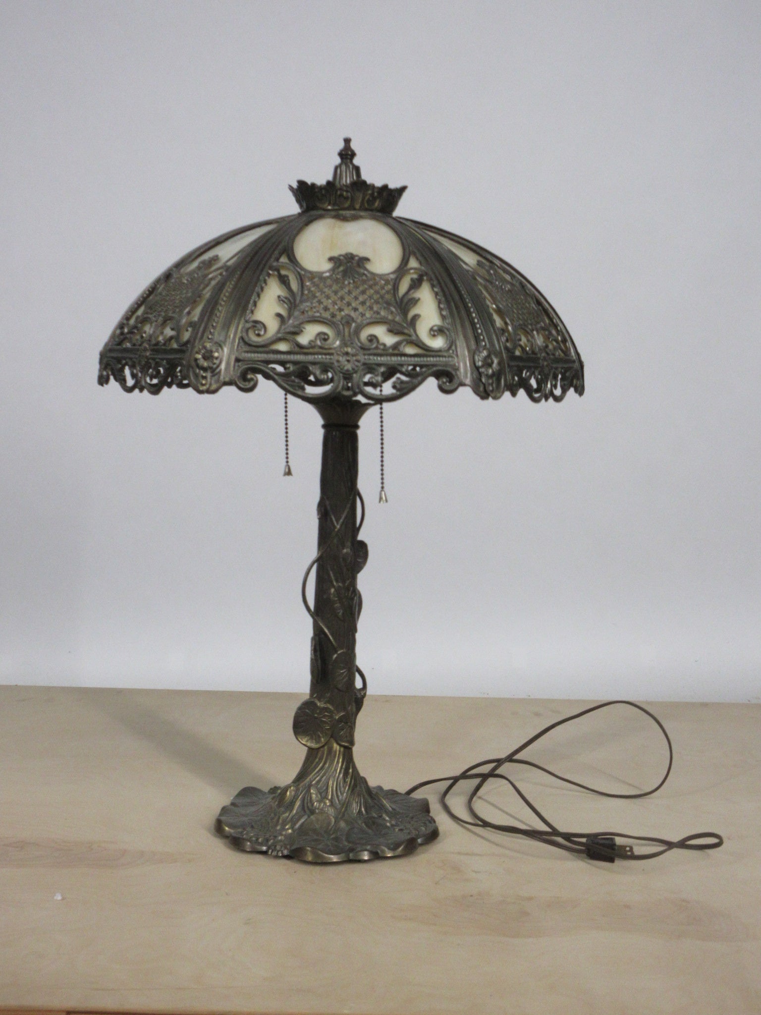 Vintage Filigree Lamp With Glass Shade Accent