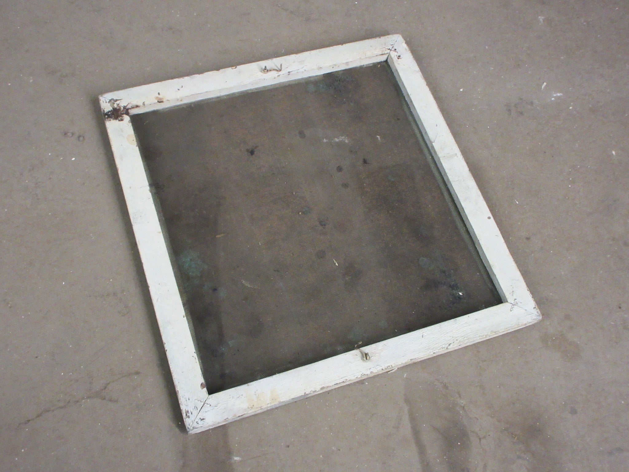 Wooden Frame Screen 24 3/8"