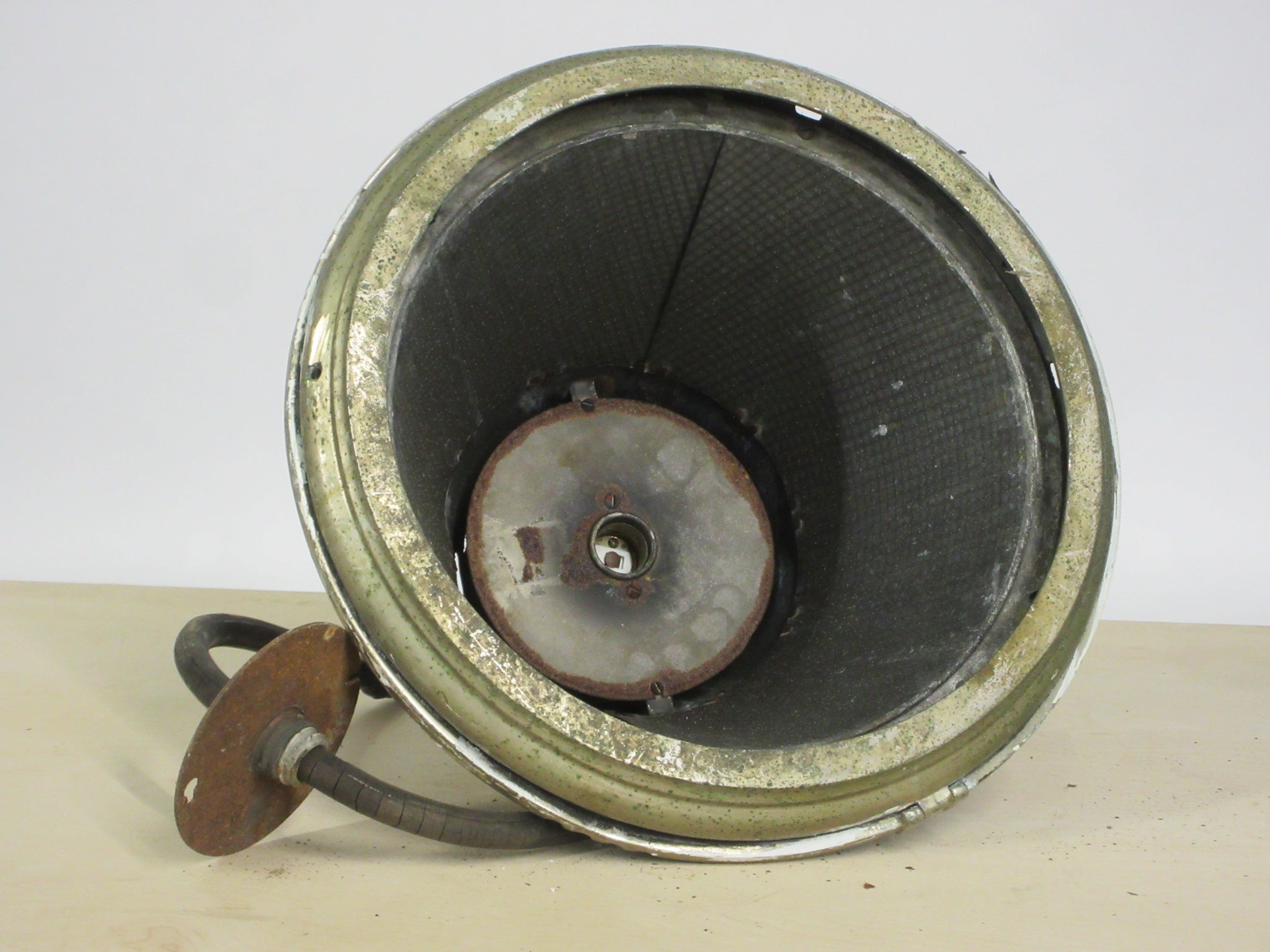 Industrial Light Fixture with Ceiling Plate