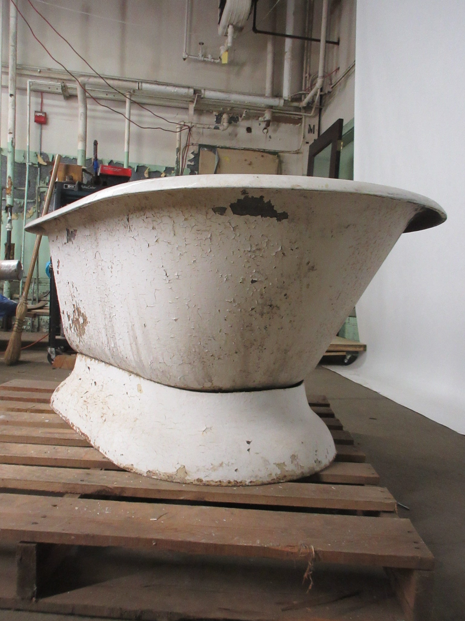 Antique Cast Iron Skirted Bath Tub