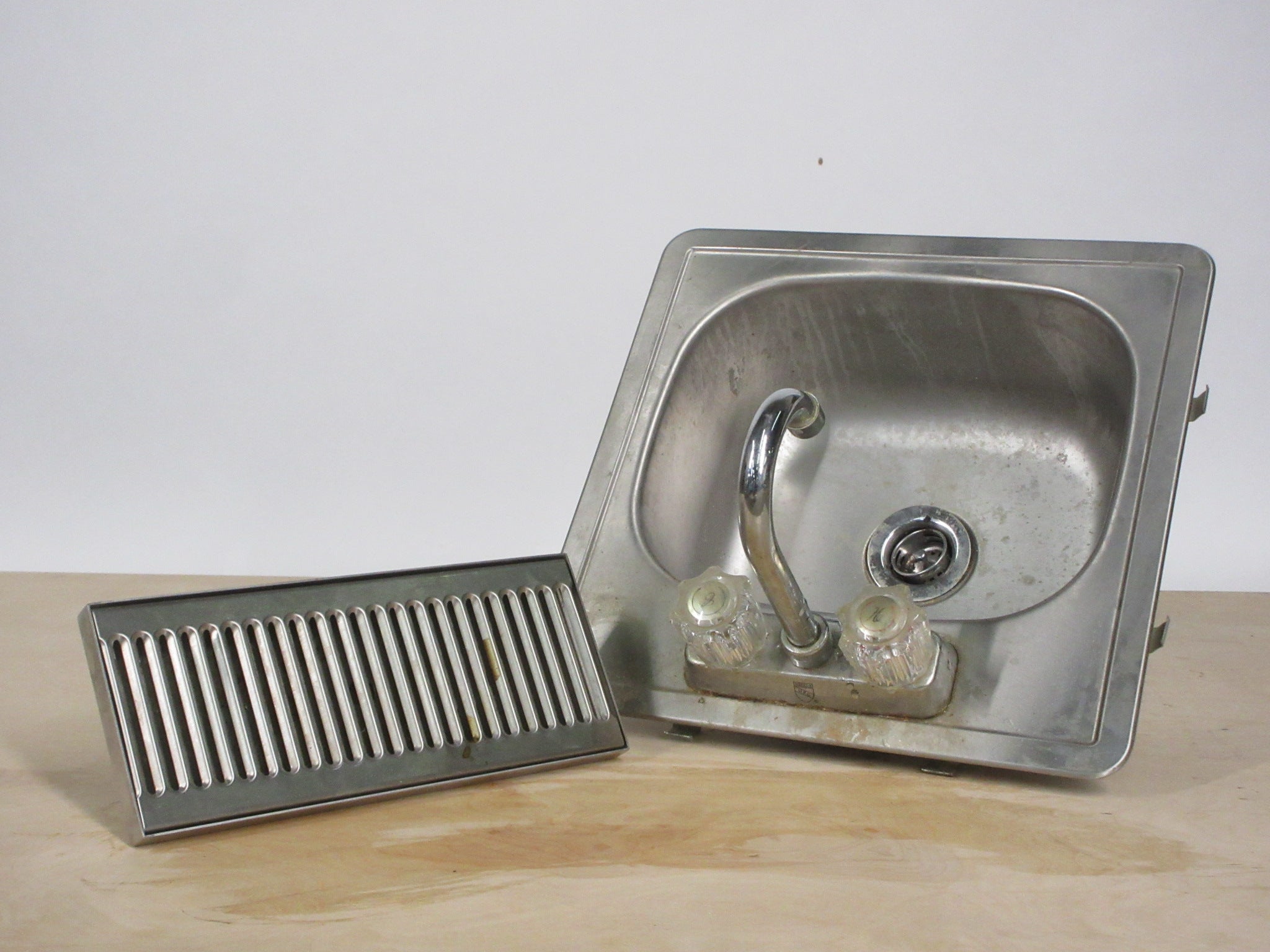 Bar Sink with Drain
