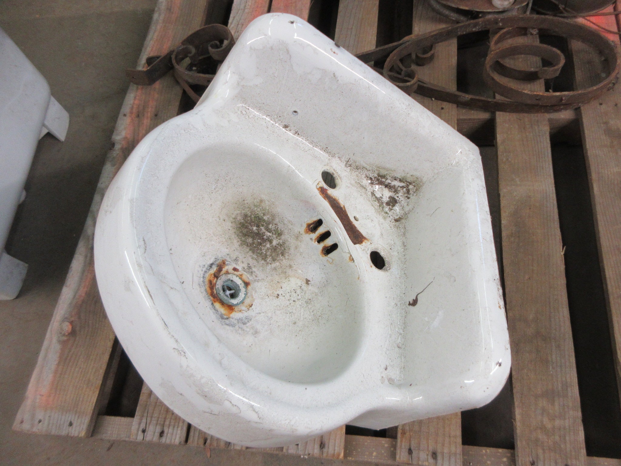 Cast Iron Corner Sink