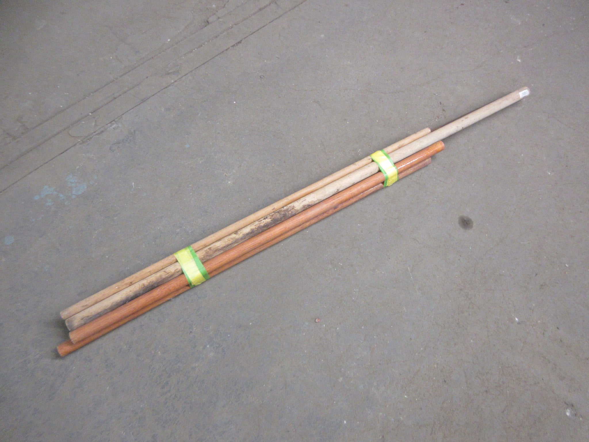 Bundle of Medium Wooden Poles (Qty: 6)
