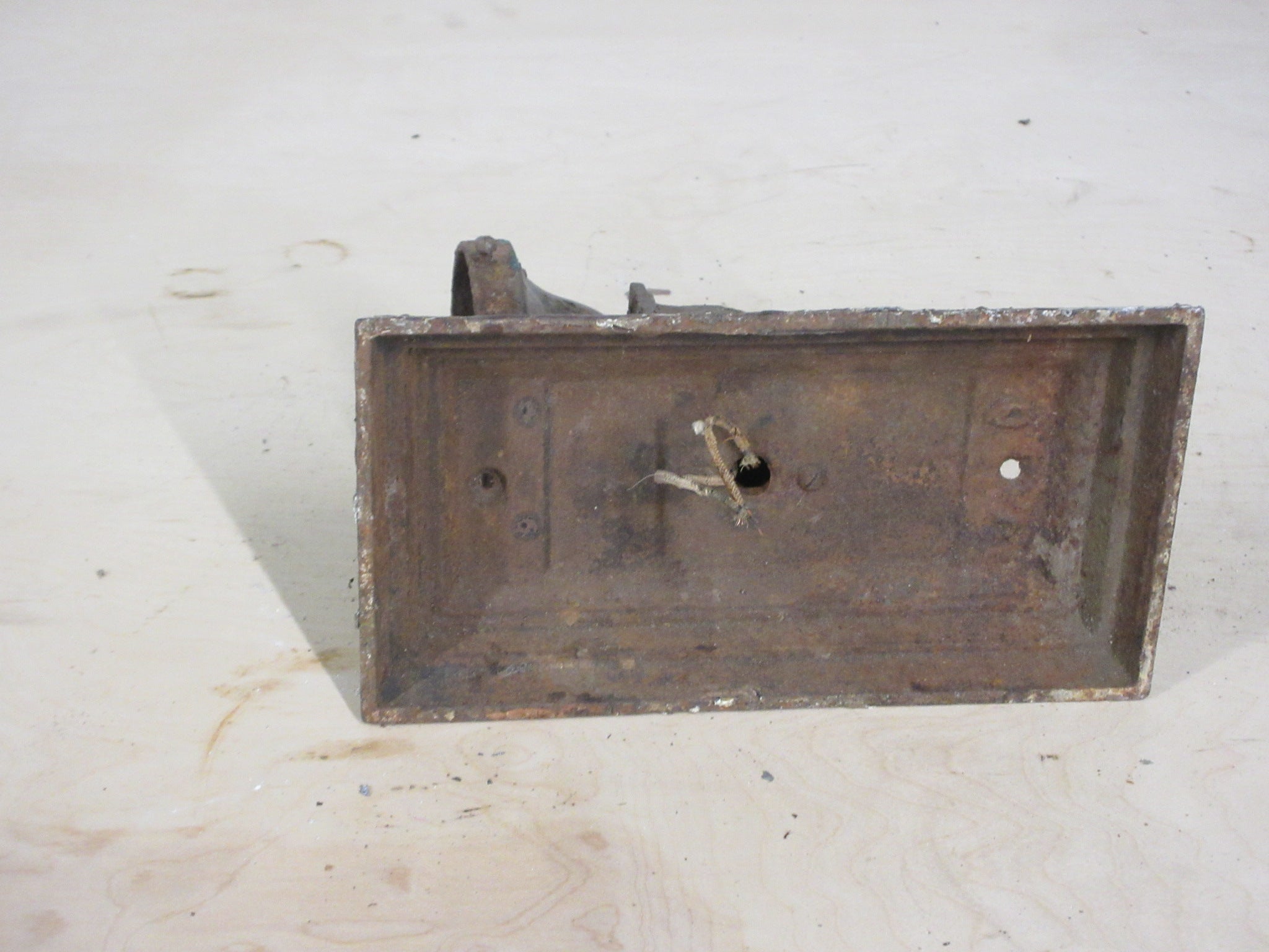 Wall Mount Iron Lighting Fixture