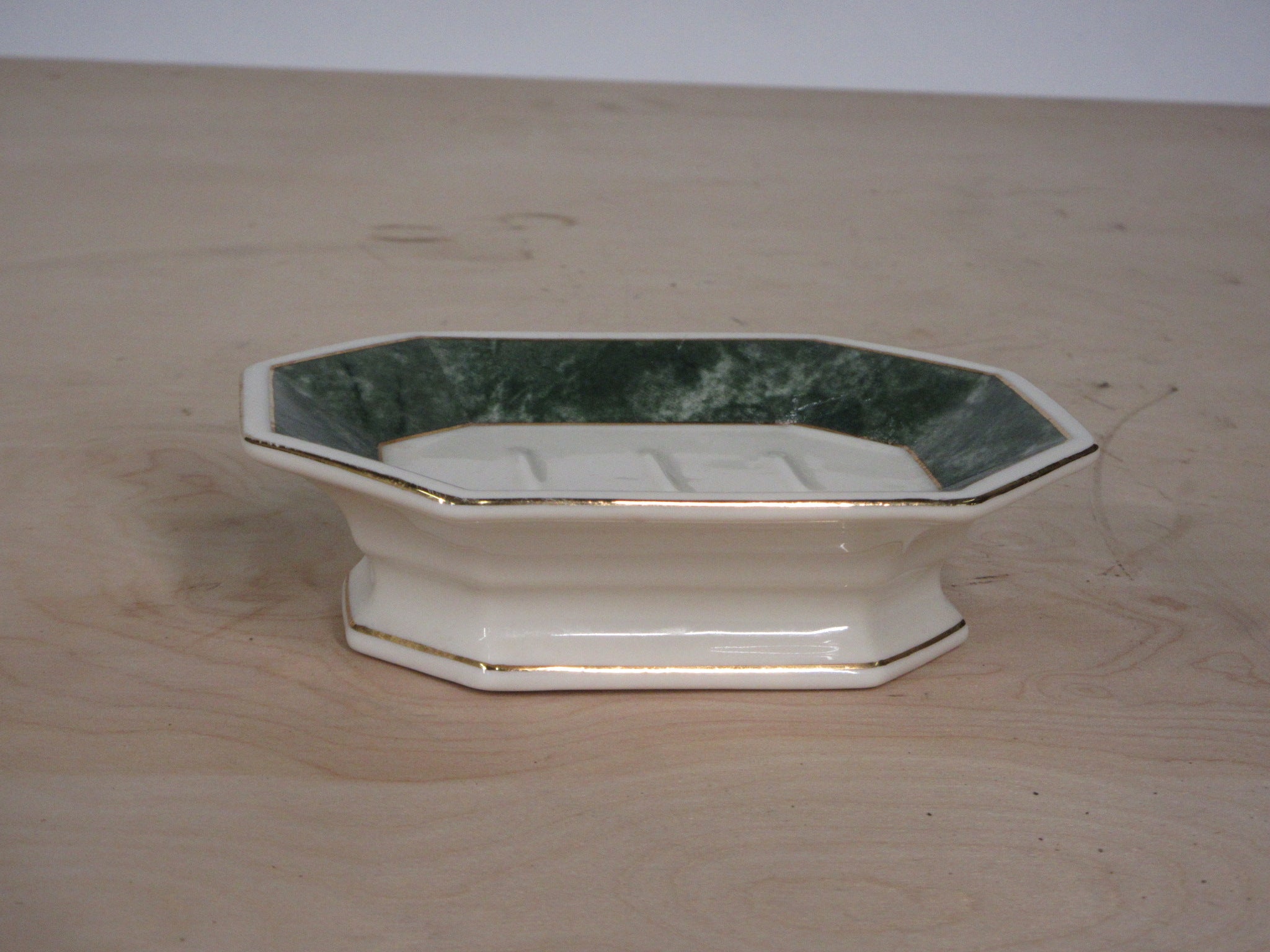 Croscill Carrara Porcelain Soap Dish