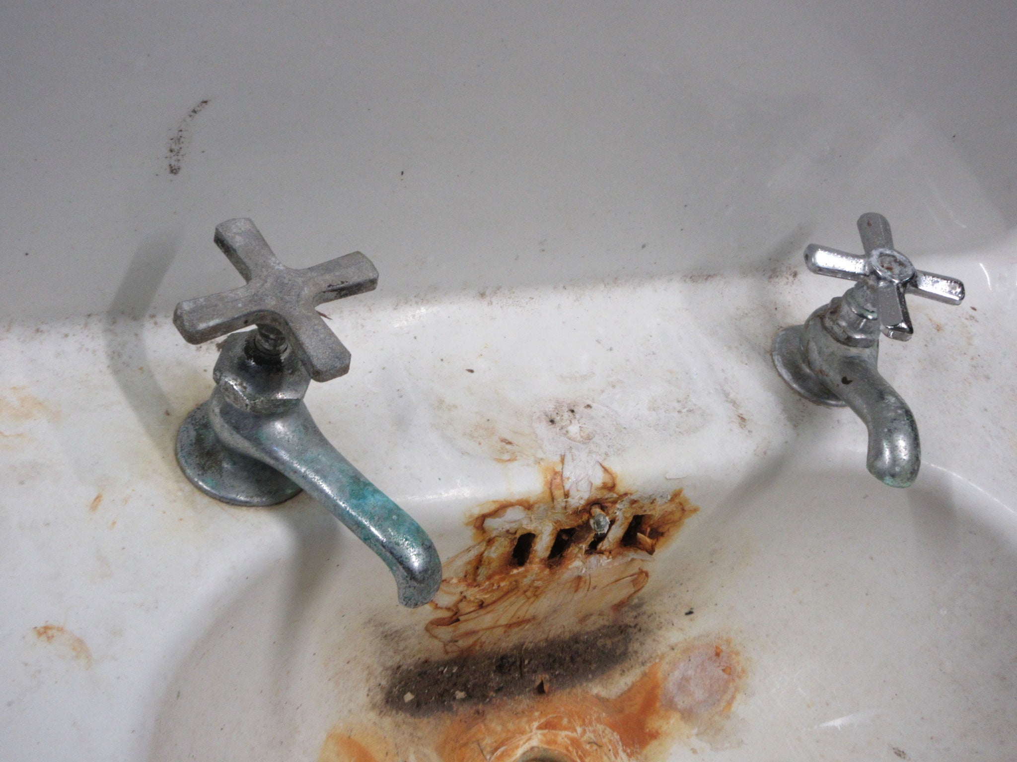 Wall Mount Cast Iron Sink
