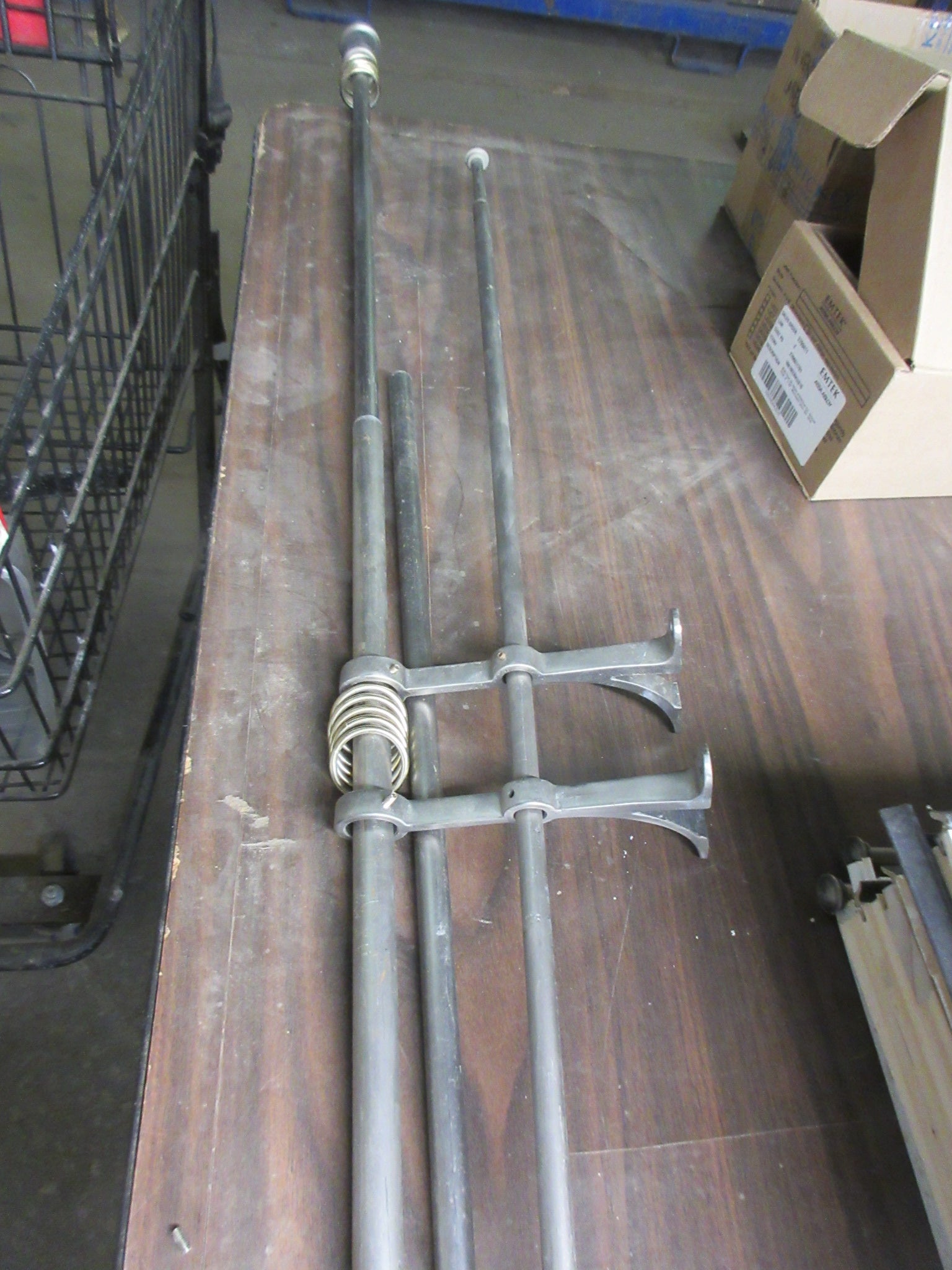 Metal Curtain Rod with Mounting Brackets