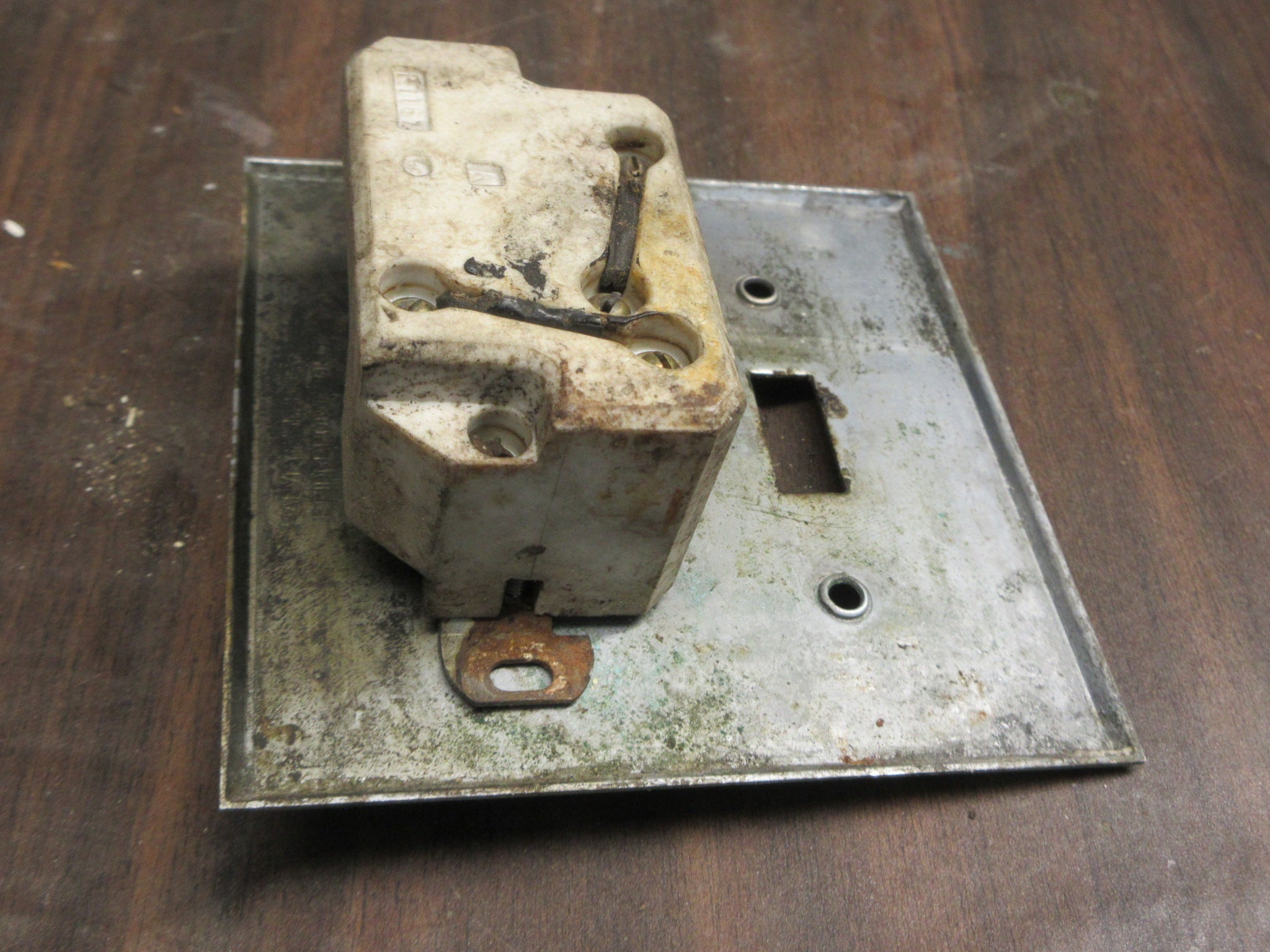 Industrial Switch Plate Cover with Indicator Light