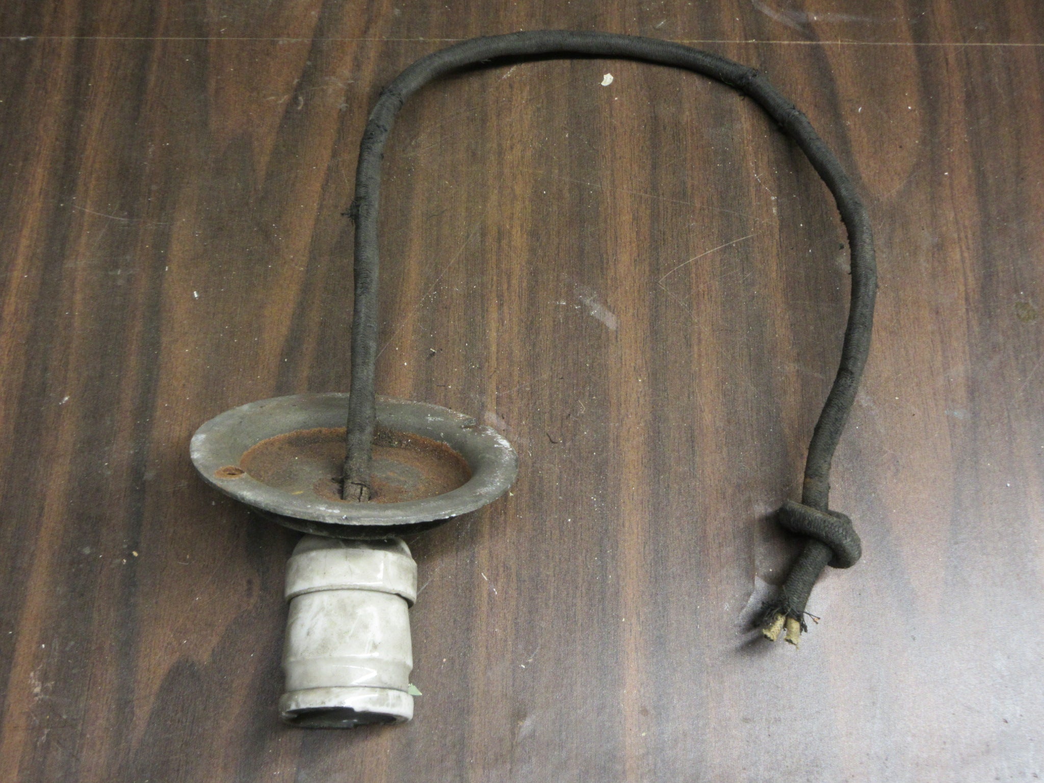 Porcelain Light Fixture with Plate