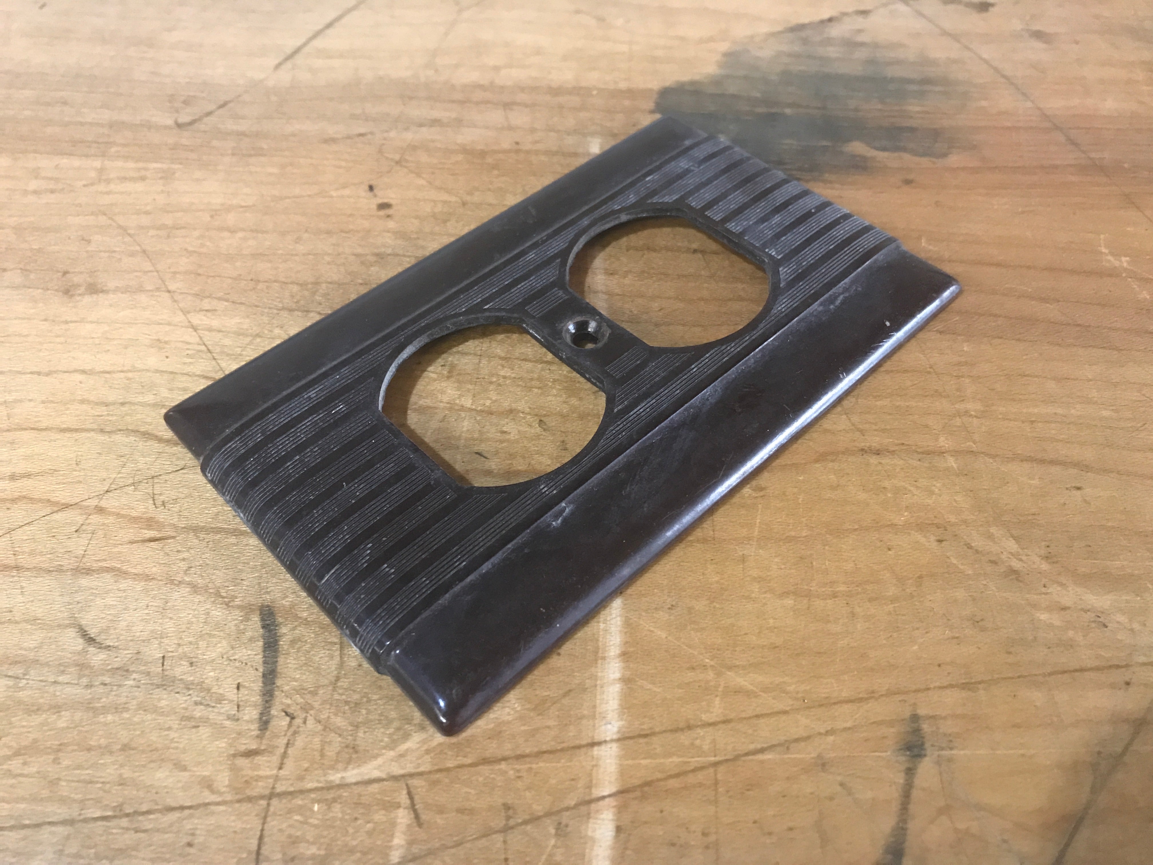 Vintage Ribbed Outlet Cover, Brown