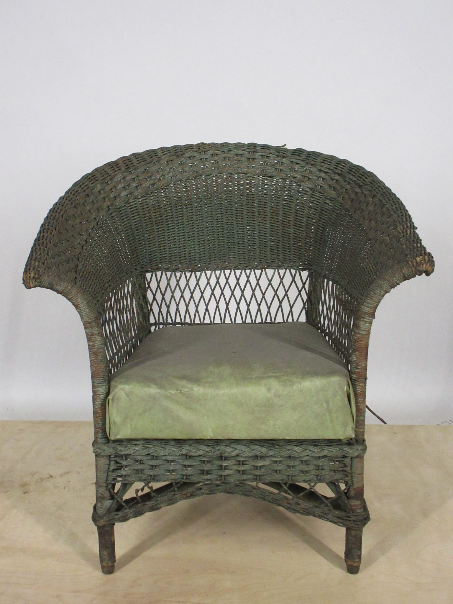 Wicker Patio Chair with Cushion