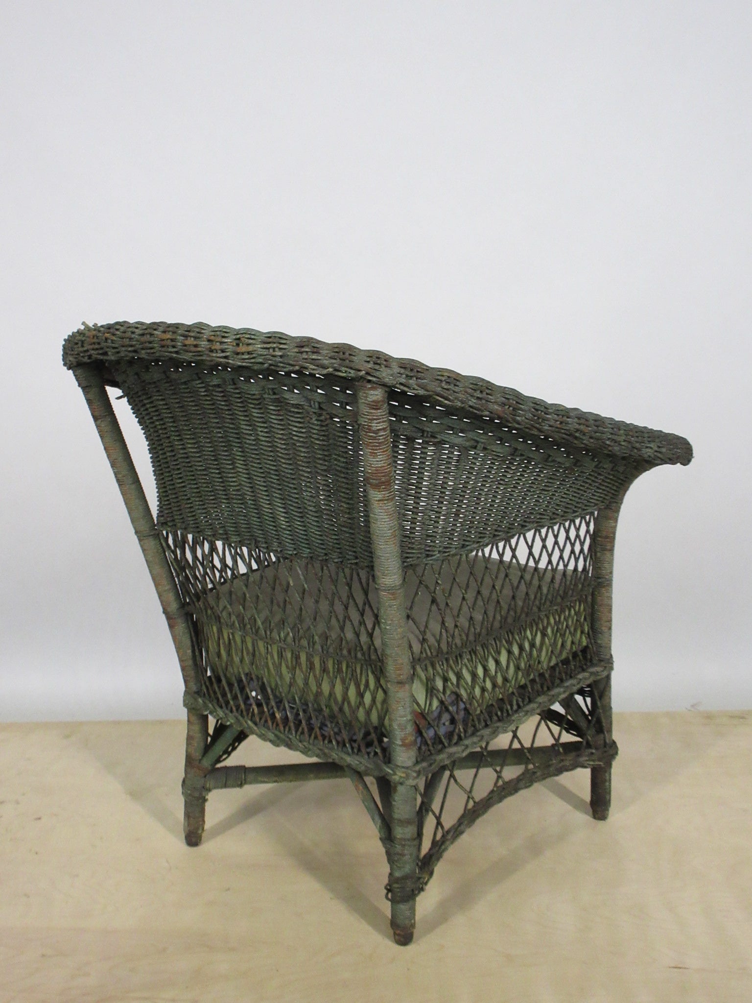 Wicker Patio Chair with Cushion