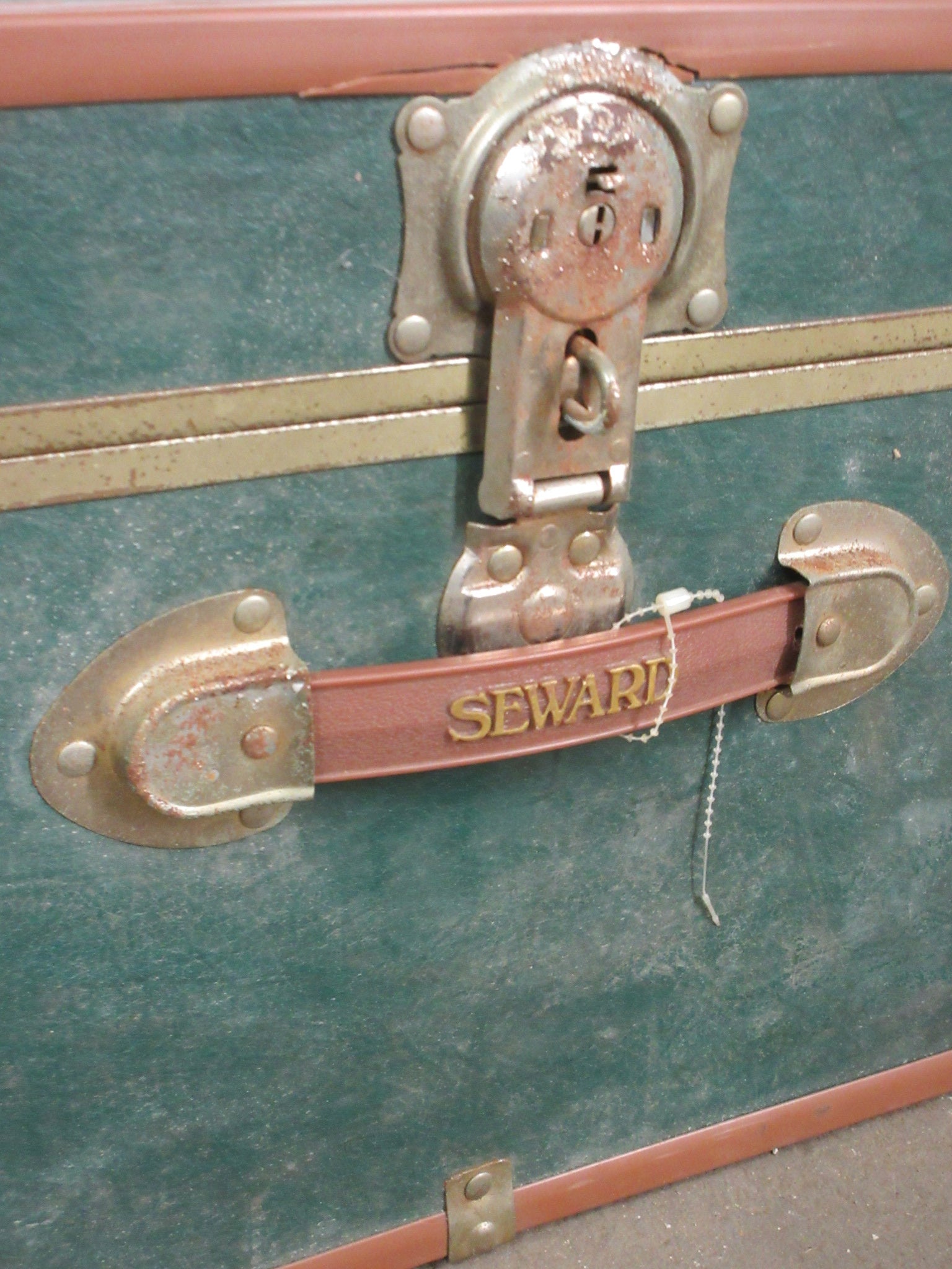 "Seward" Customized Trunk with Handle