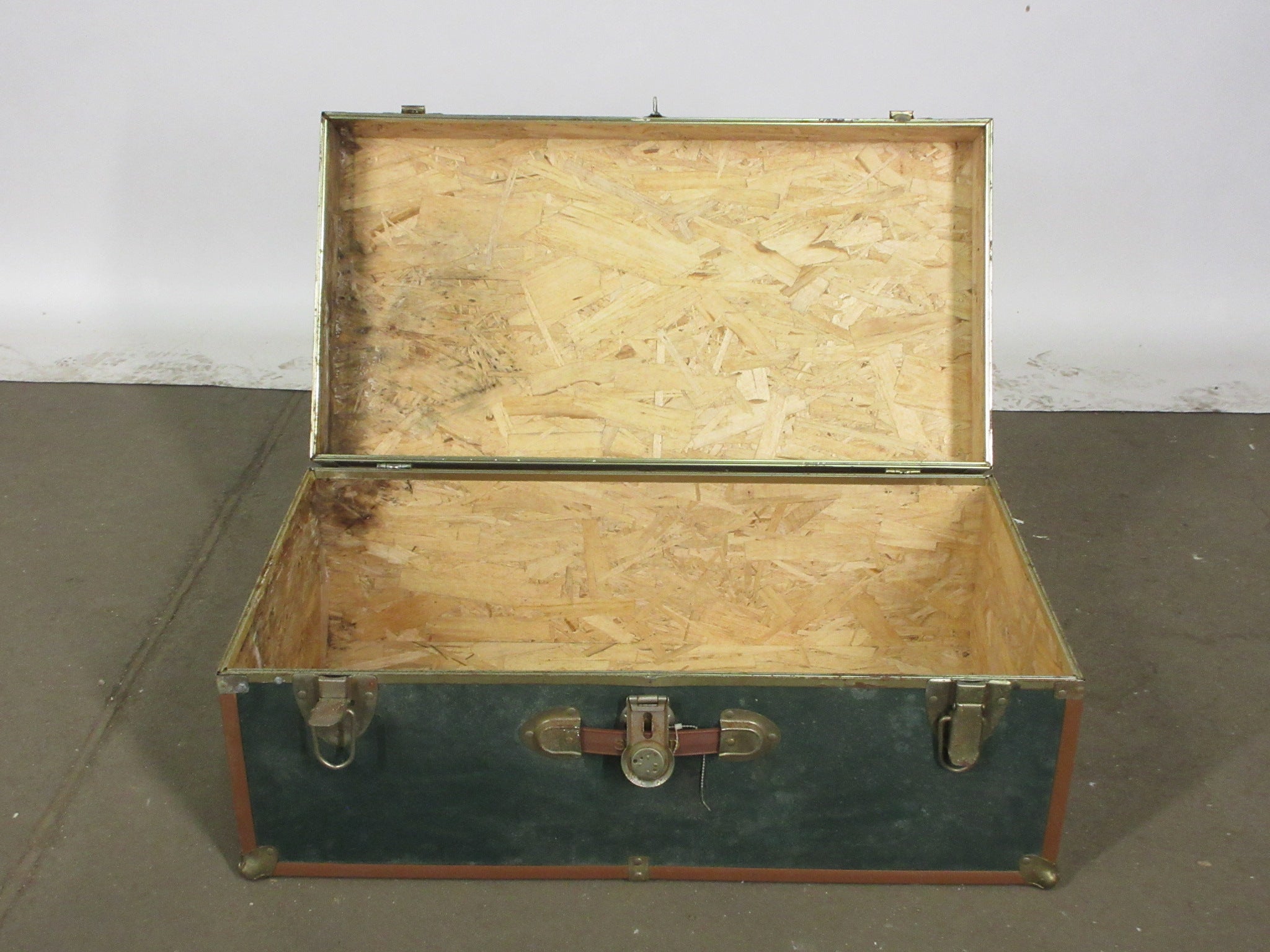 "Seward" Customized Trunk with Handle