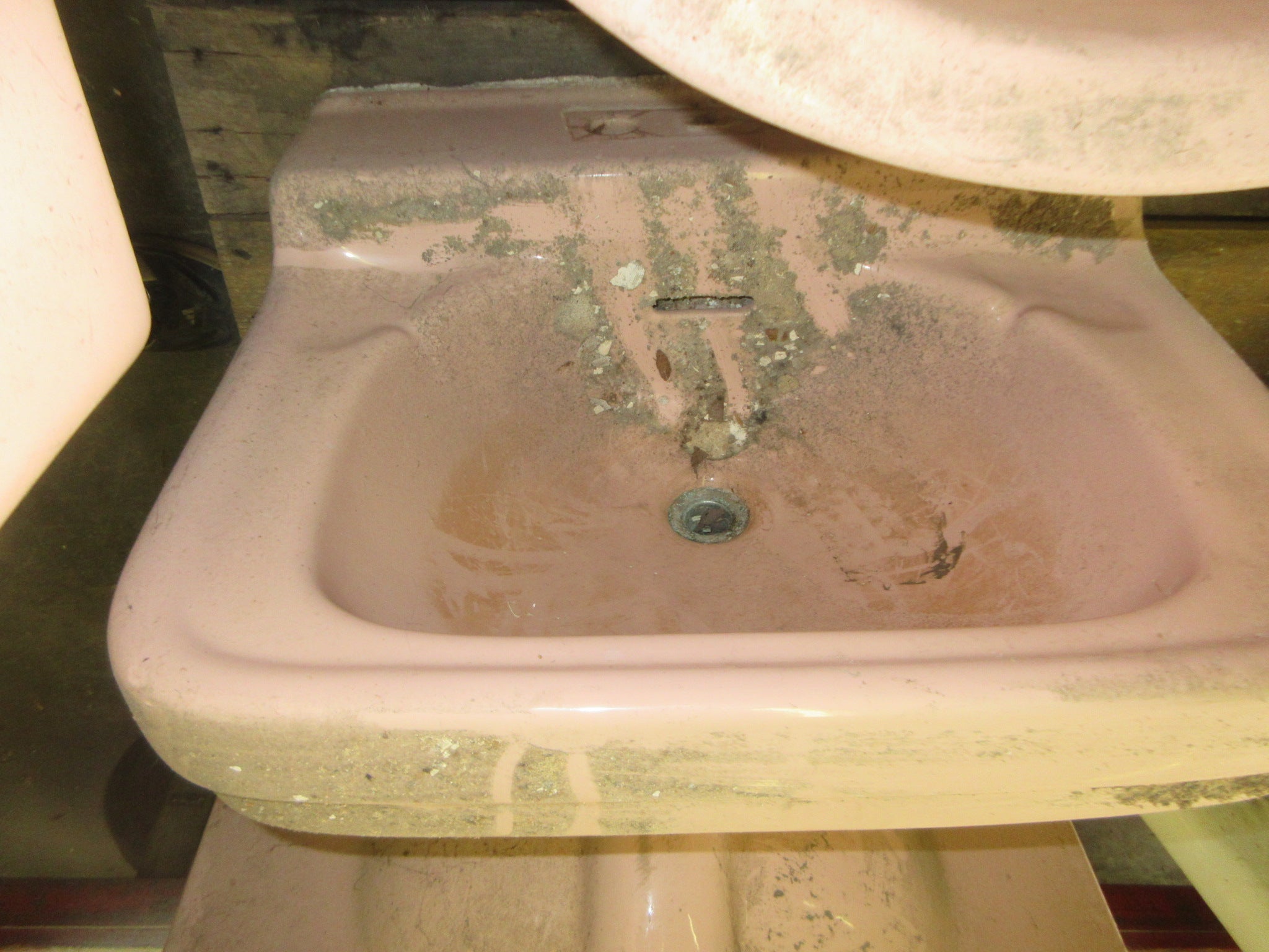 Small Vintage Pink Sink. 19” x. 17”d