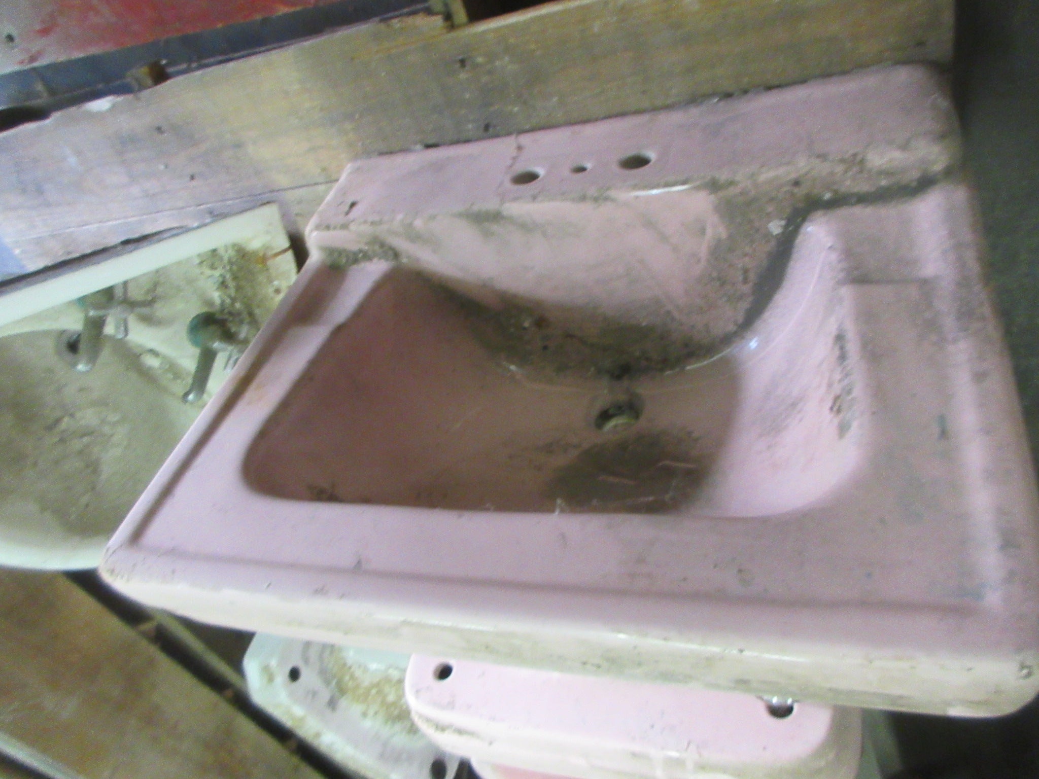 Vintage Pink Sink 24”. X 20”