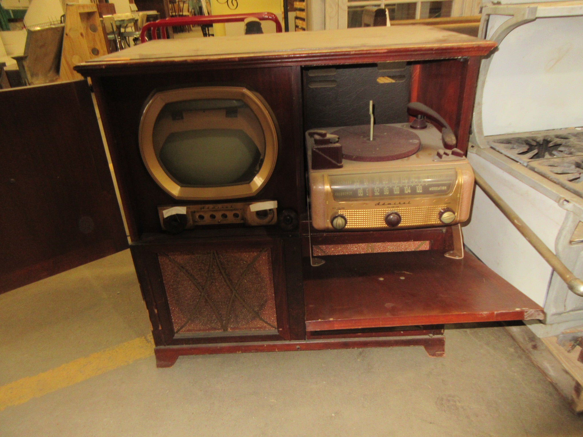 Antique TV/Radio Cabinet