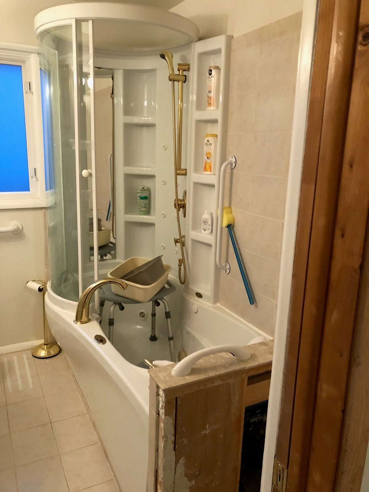 Whirlpool Tub with Shower Enclosure