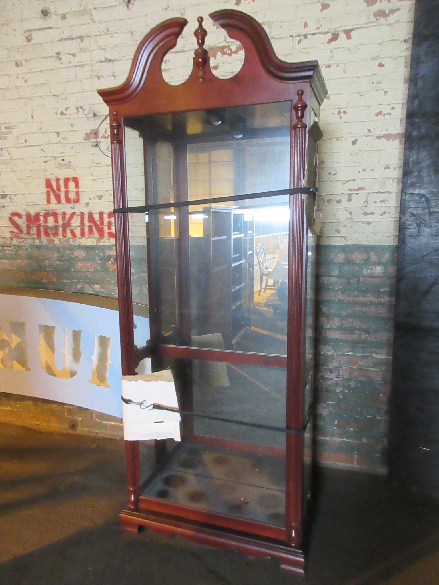 Pulaski Lit Curio Cabinet with 4 Shelves