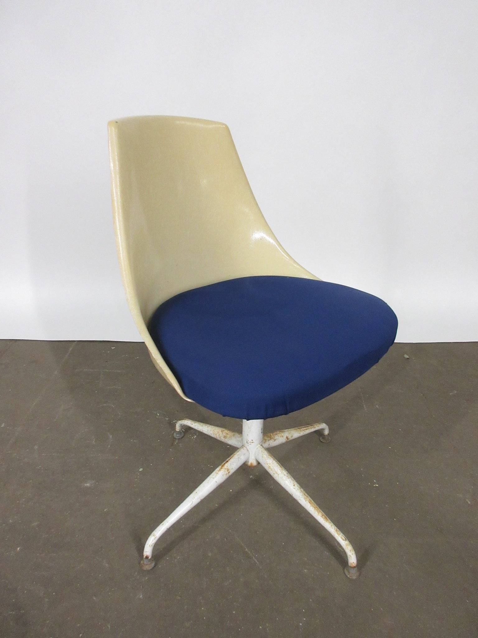 Swivel Seat Chair