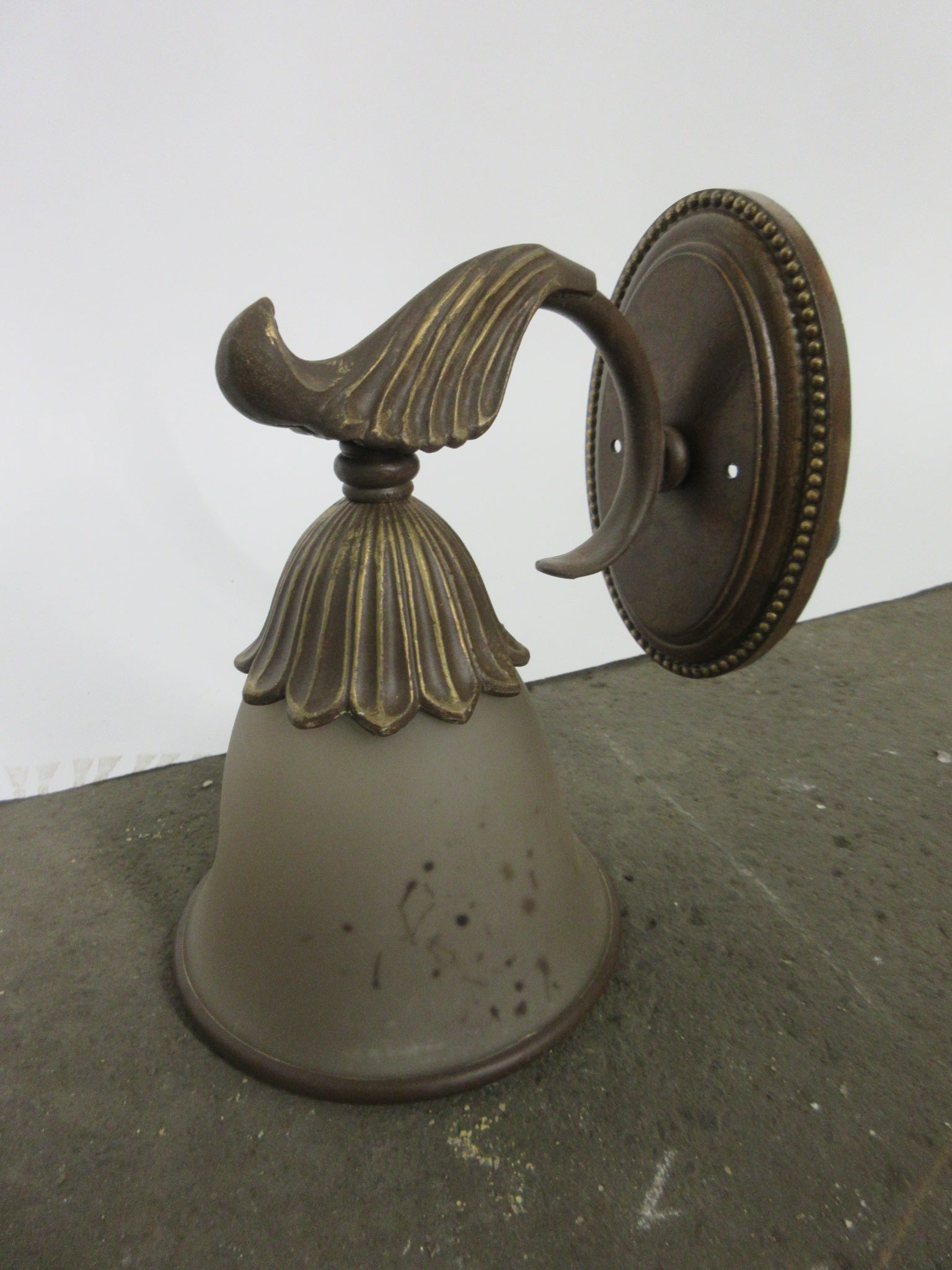 Leaf Accent Wall Mount Light