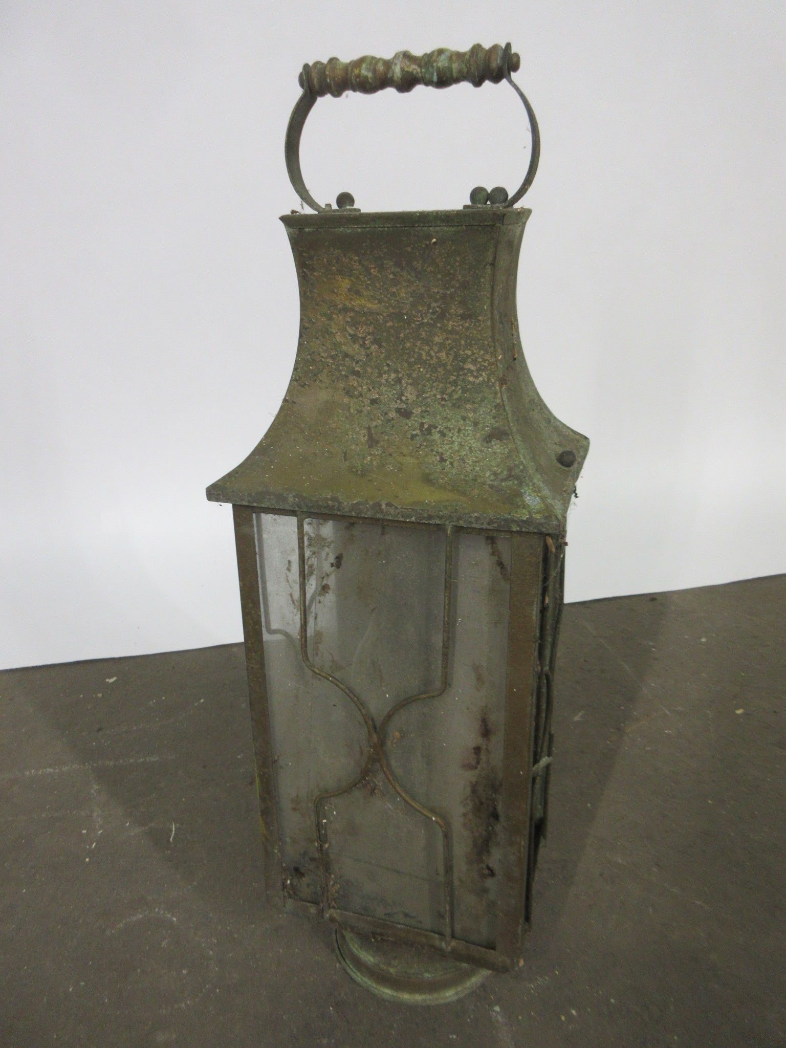 Wall Mount Brass Lantern Light Fixture