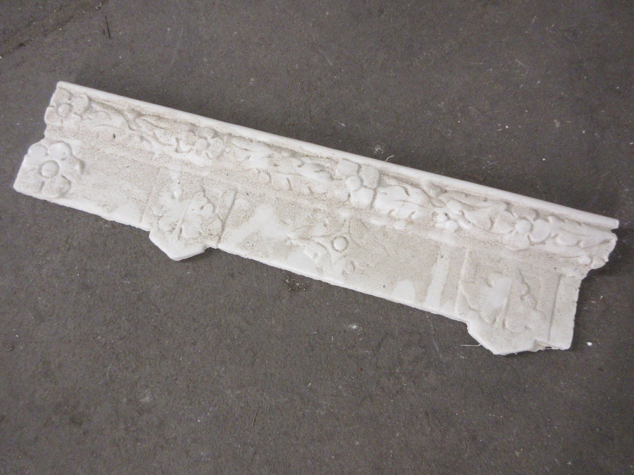 Floral Crown Moulding Section 21 1/2"