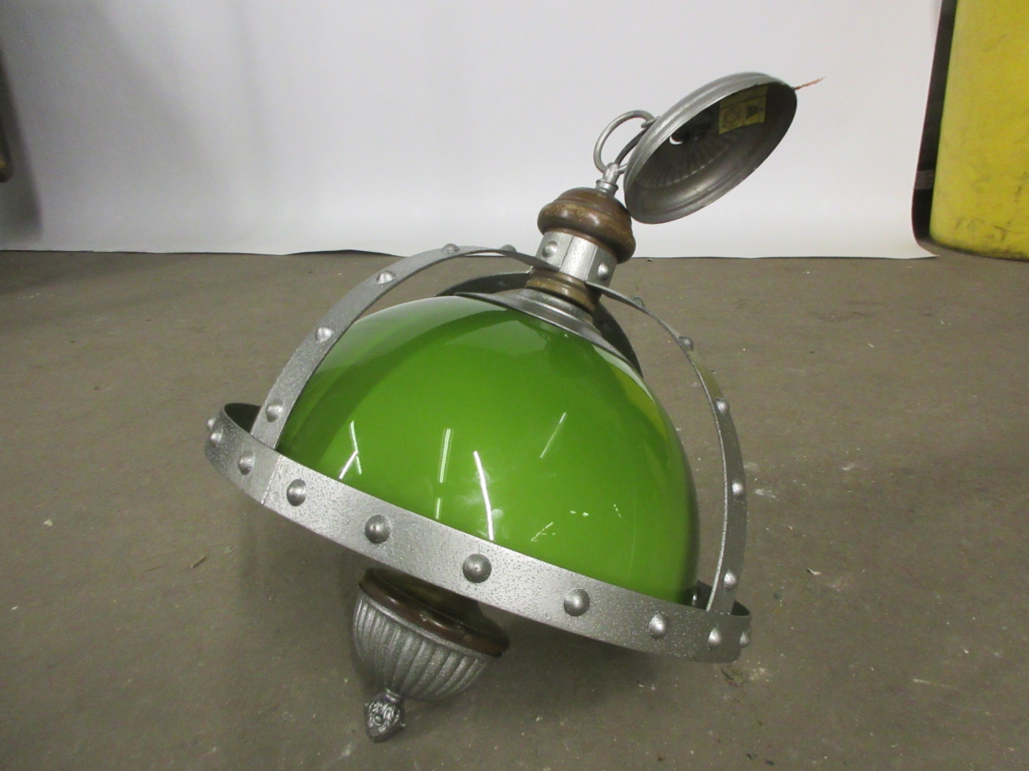 Thomas Industries Moe Light