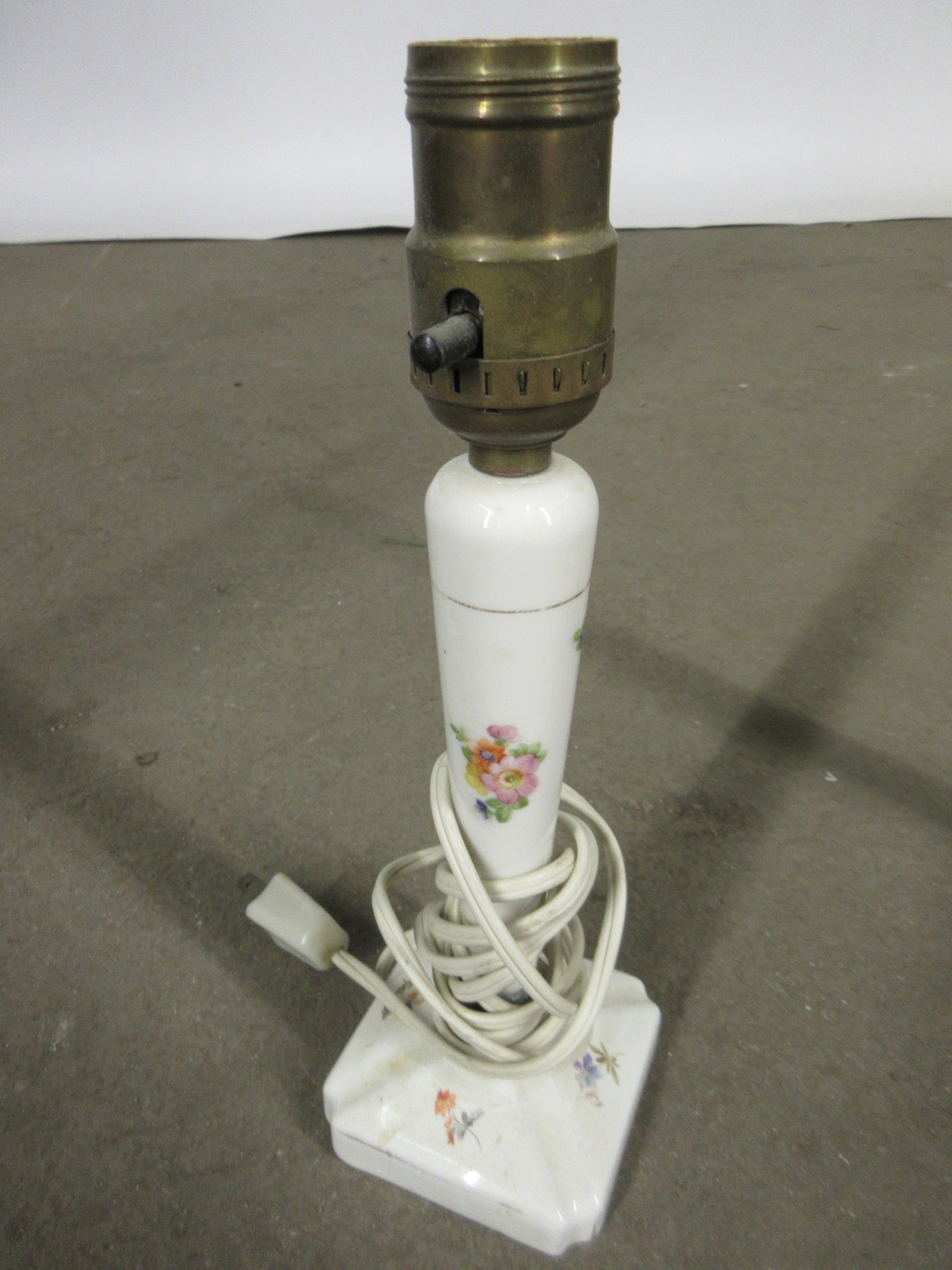 Vintage Orange Floral Ceramic Lamp