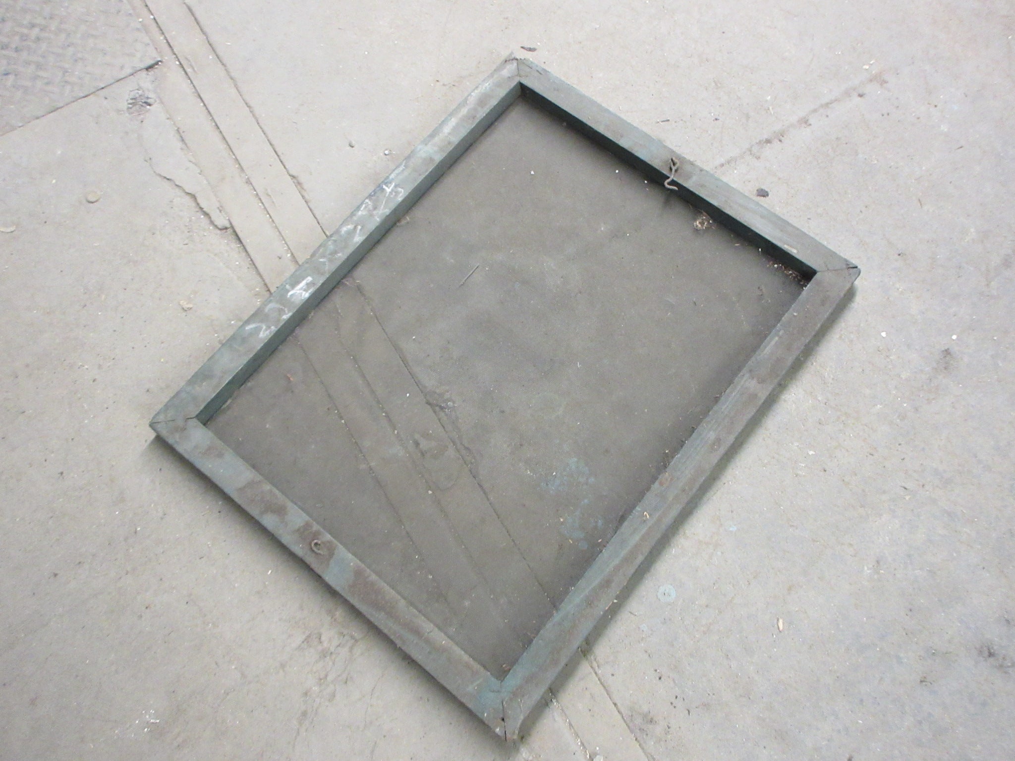 Wooden Frame Screen 22 3/4"