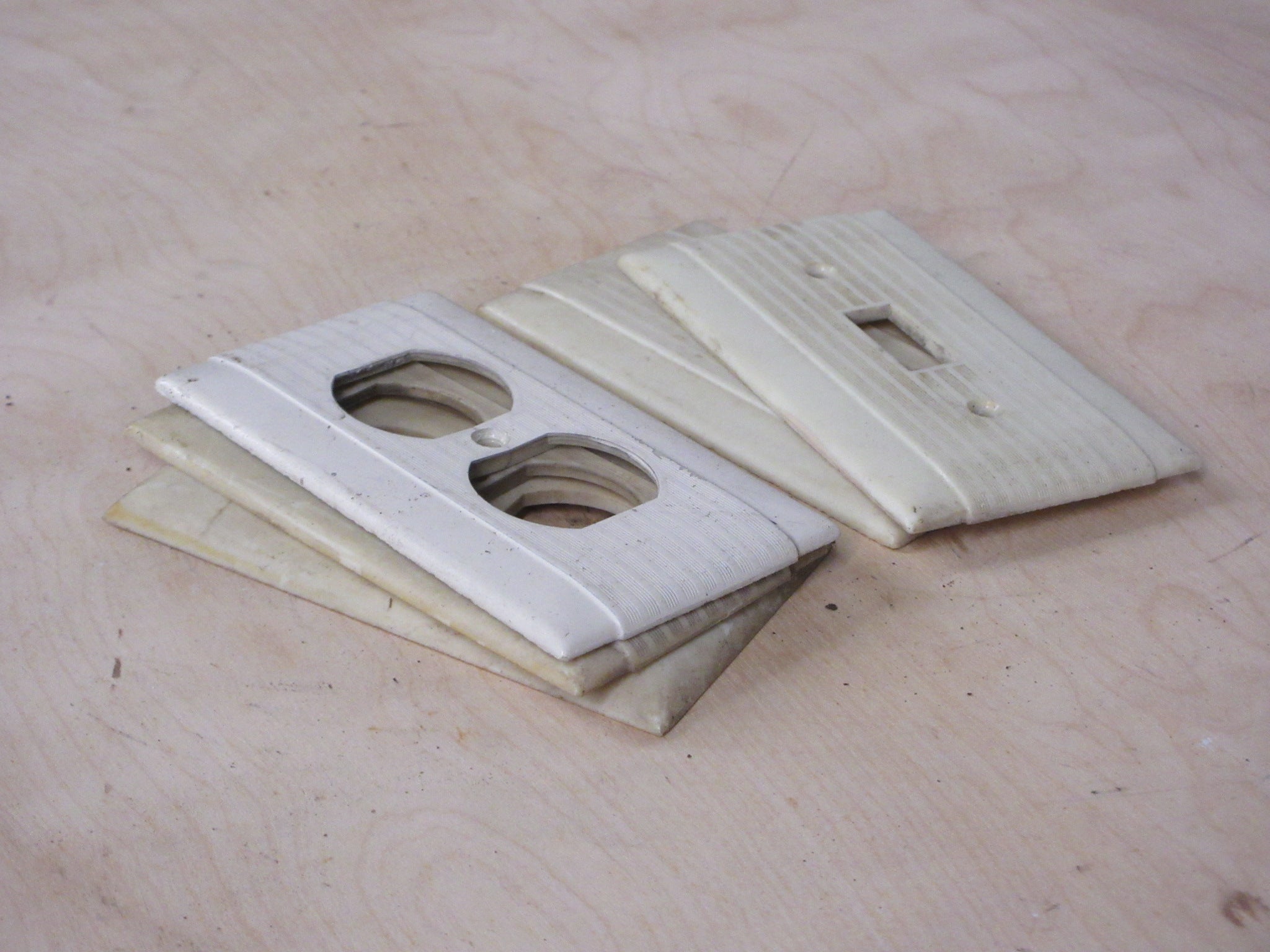 Lot of Five Wall Plates