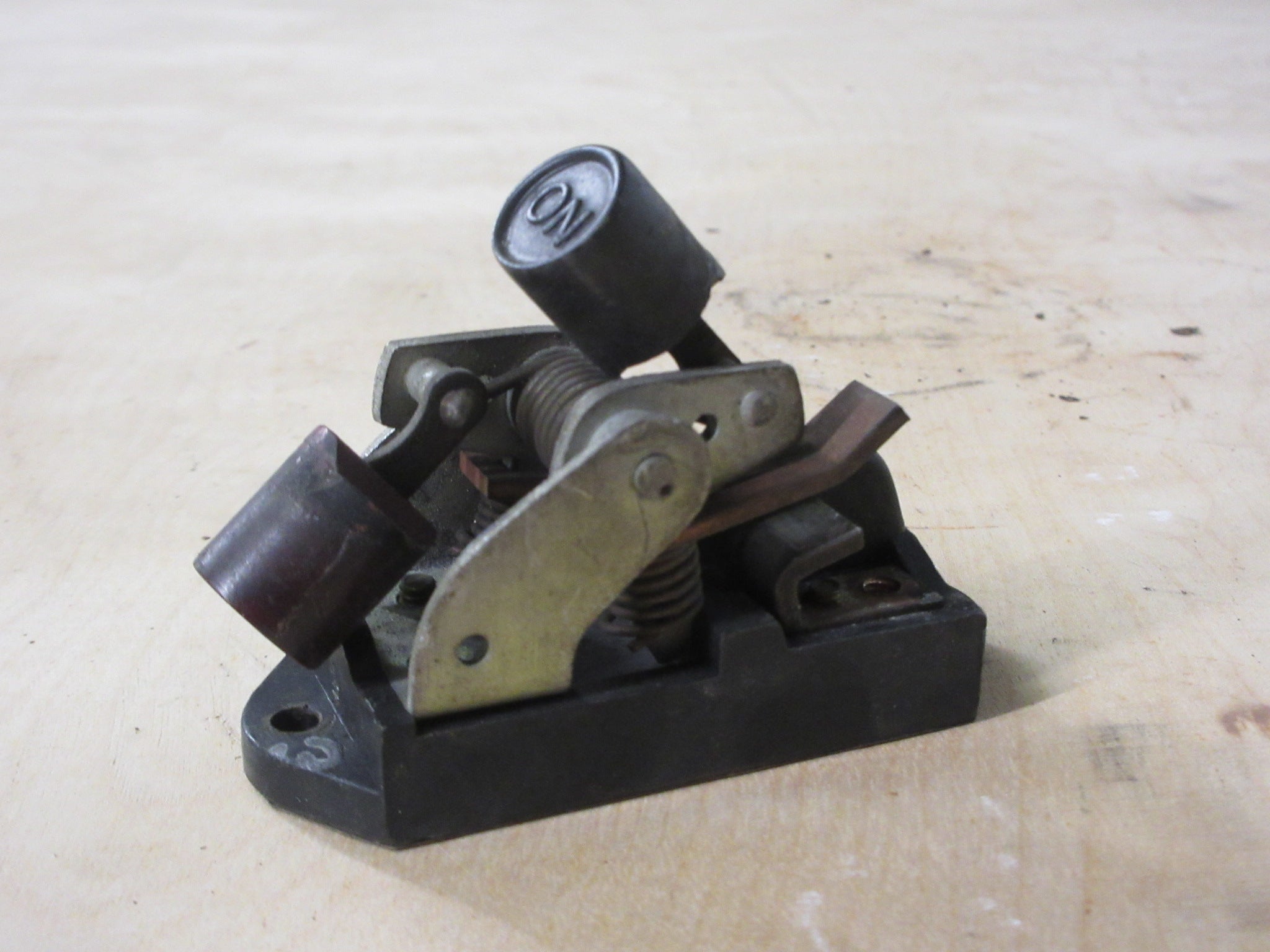Antique Push Switch