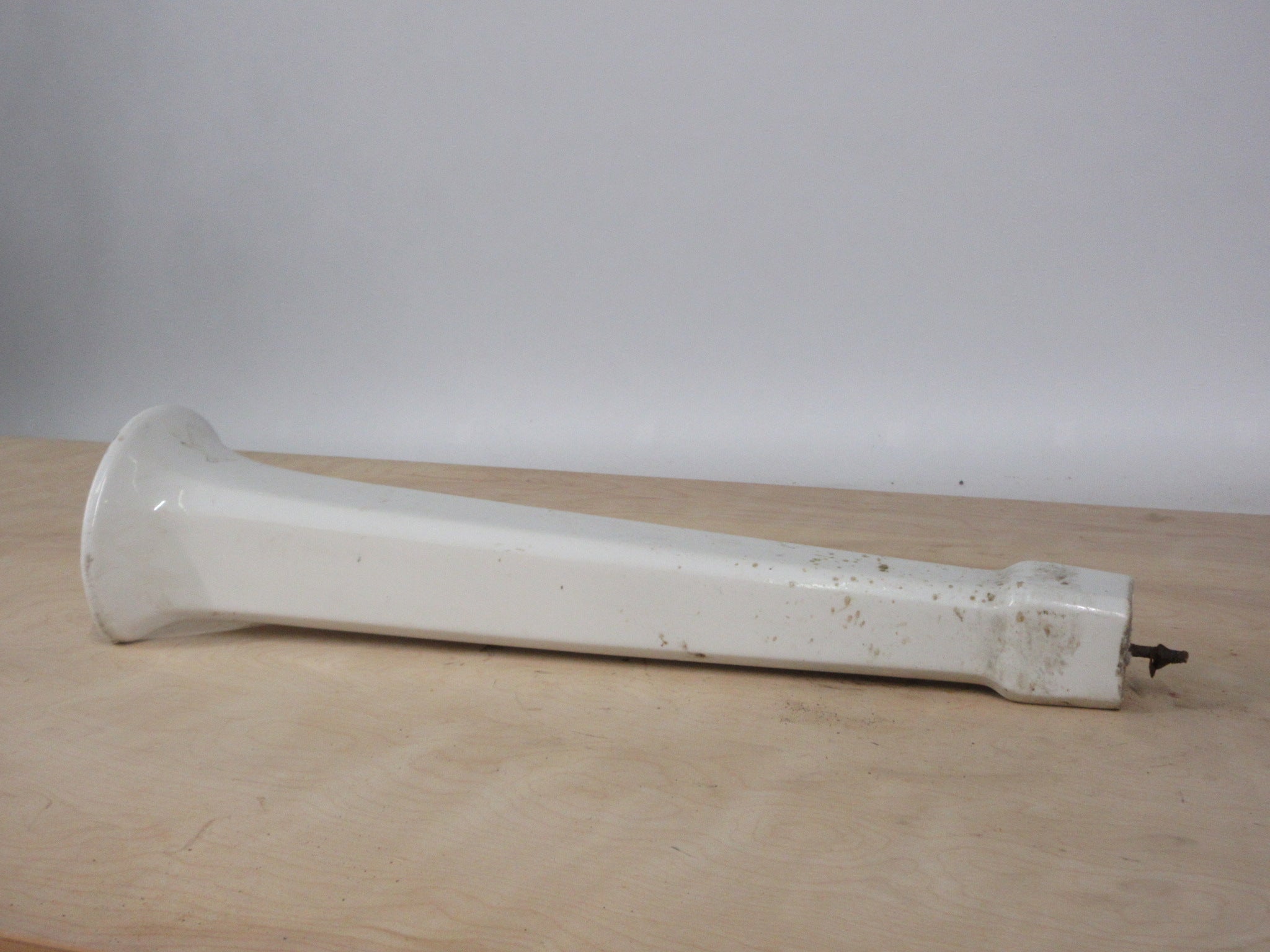 Ceramic Peg Leg Sink Base