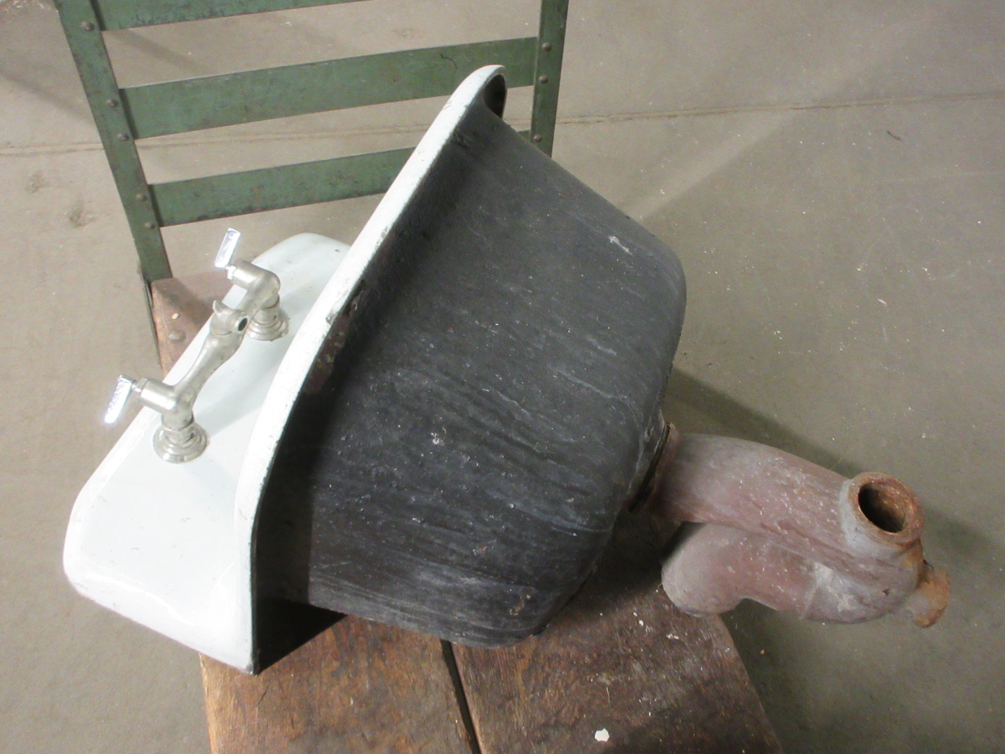 Antique Cast Iron Wall Mount Sink