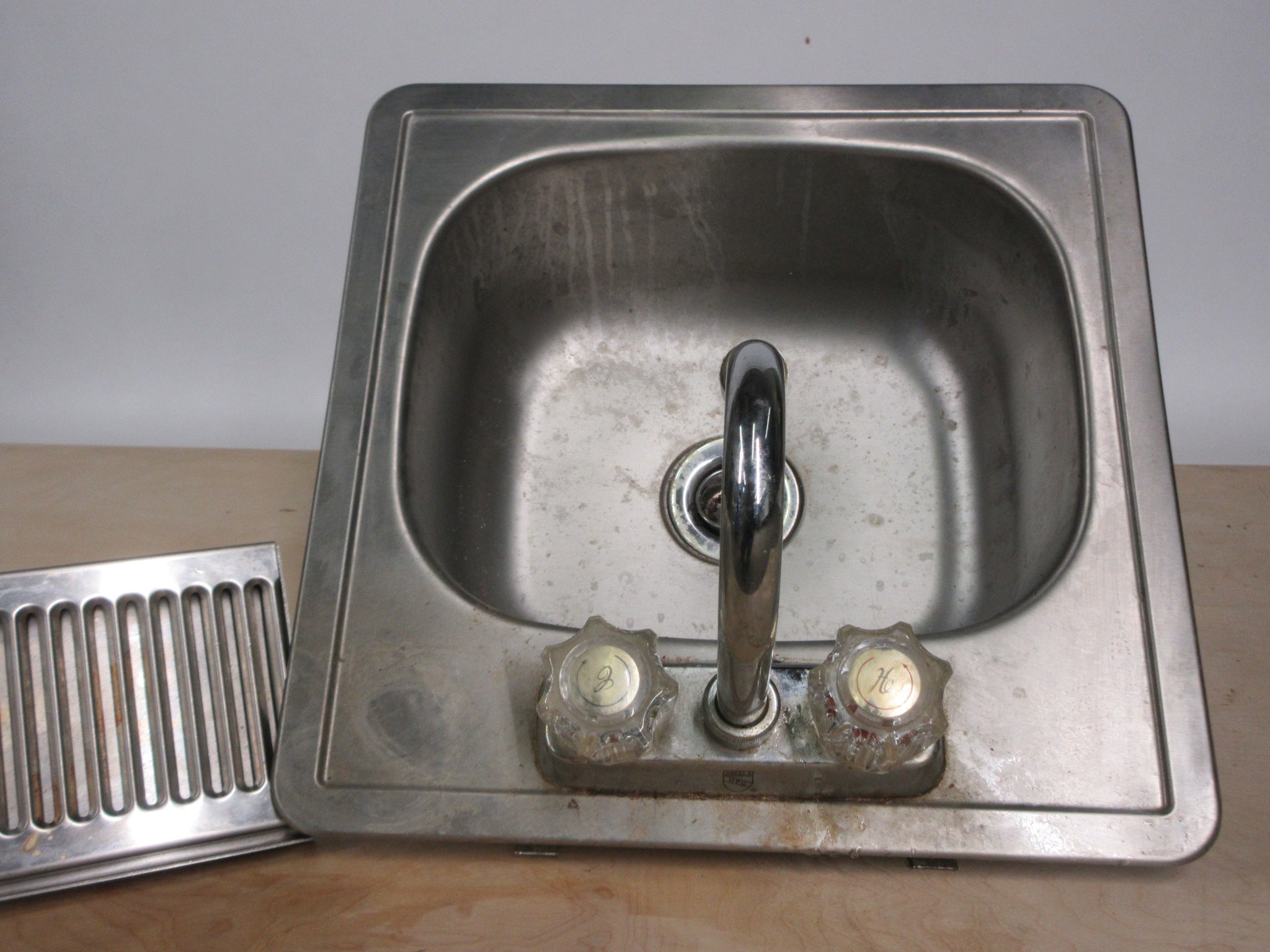 Bar Sink with Drain