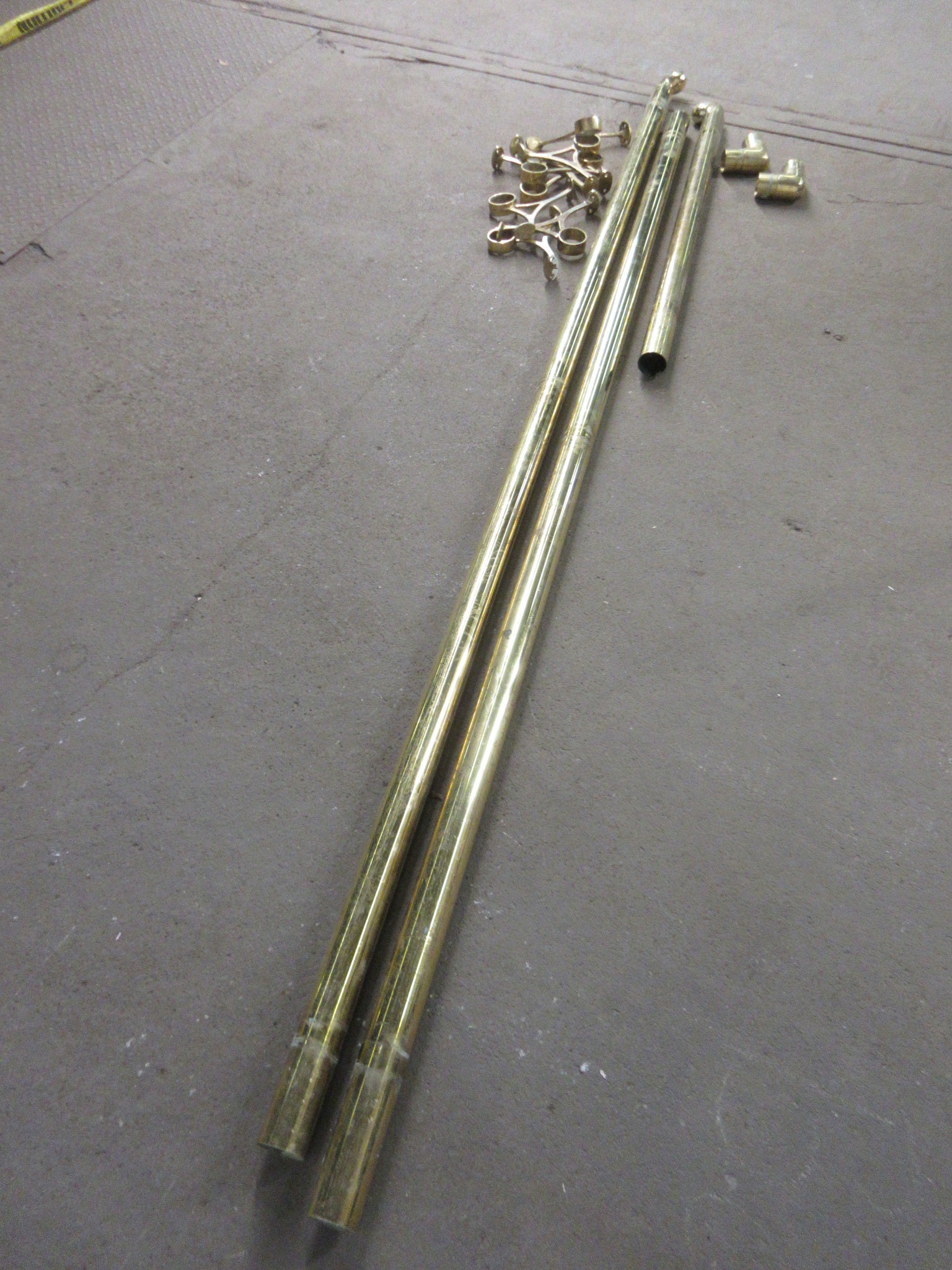 15' Brass Bar Foot Rail with Brackets