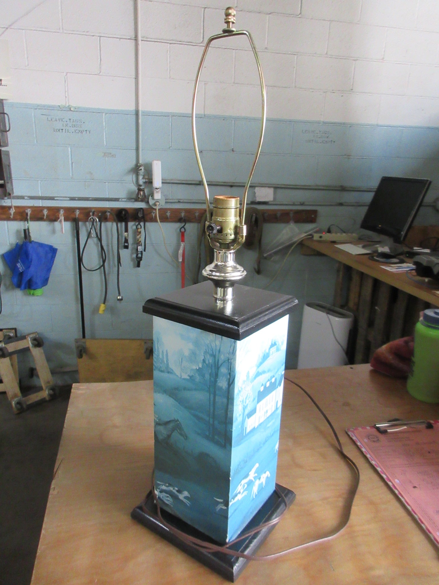 English Countryside Table Lamp