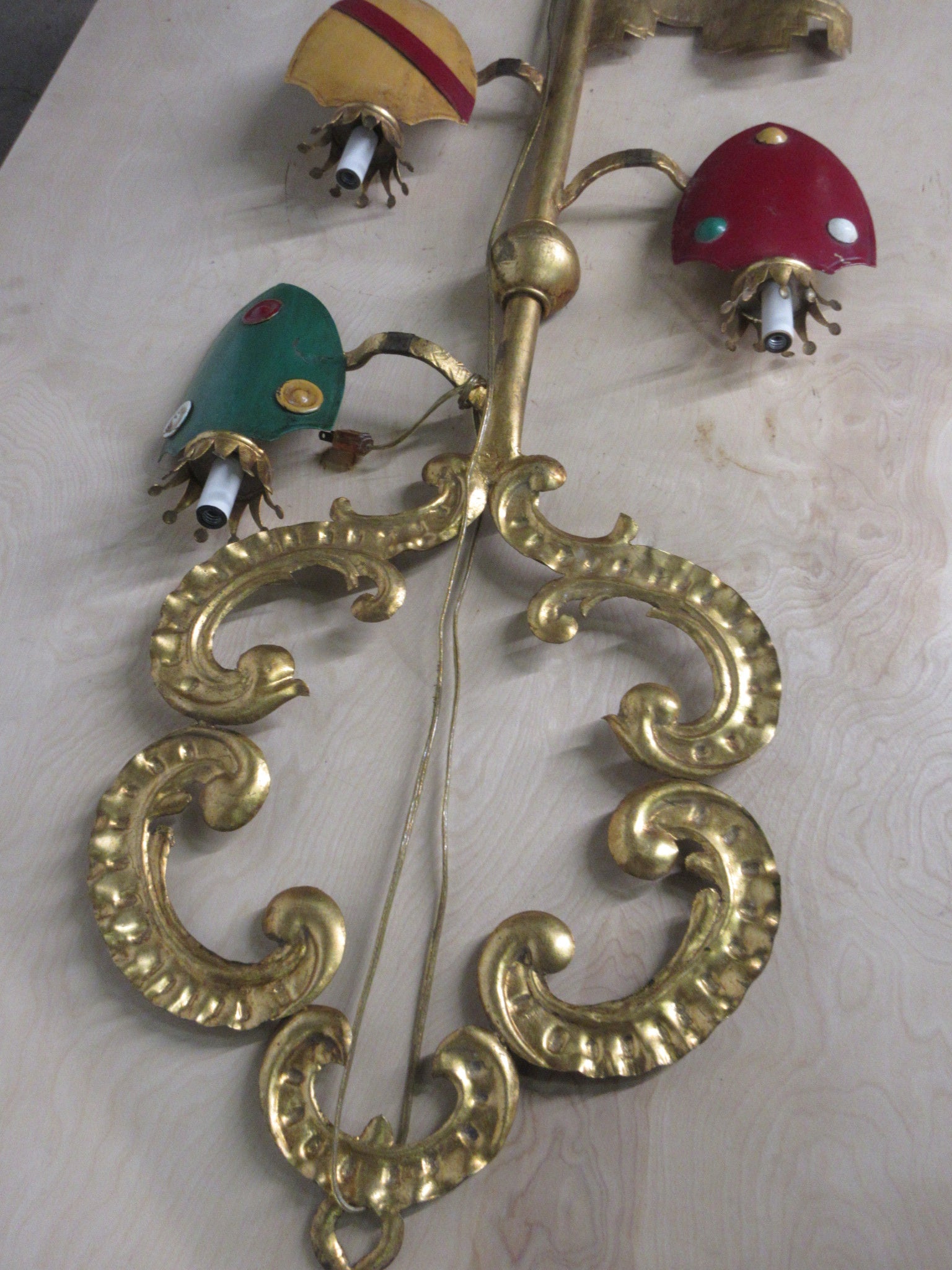 Wall Mount Decorative Italian Key Style Light