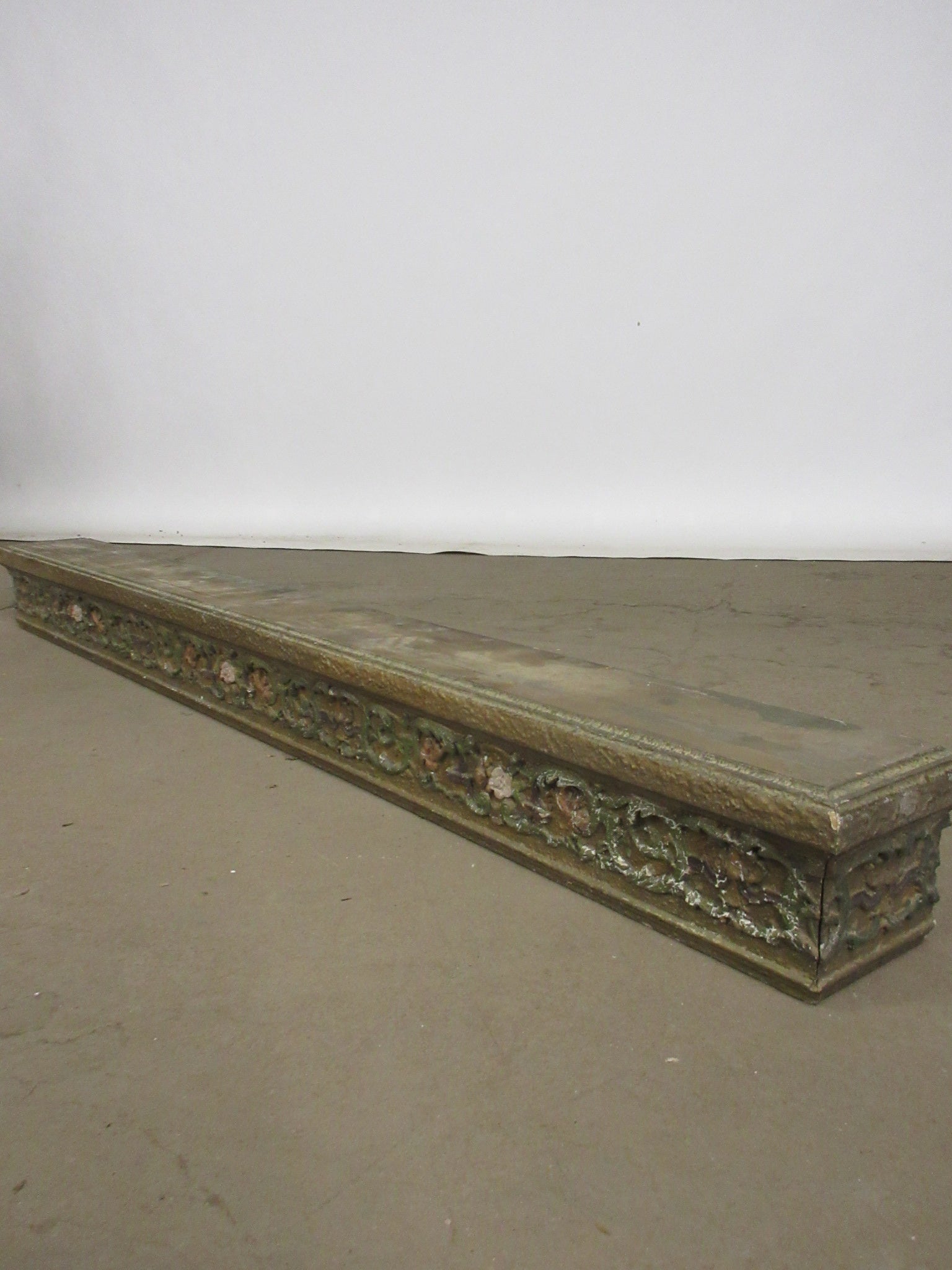 Medium Carved Curtain Box Section