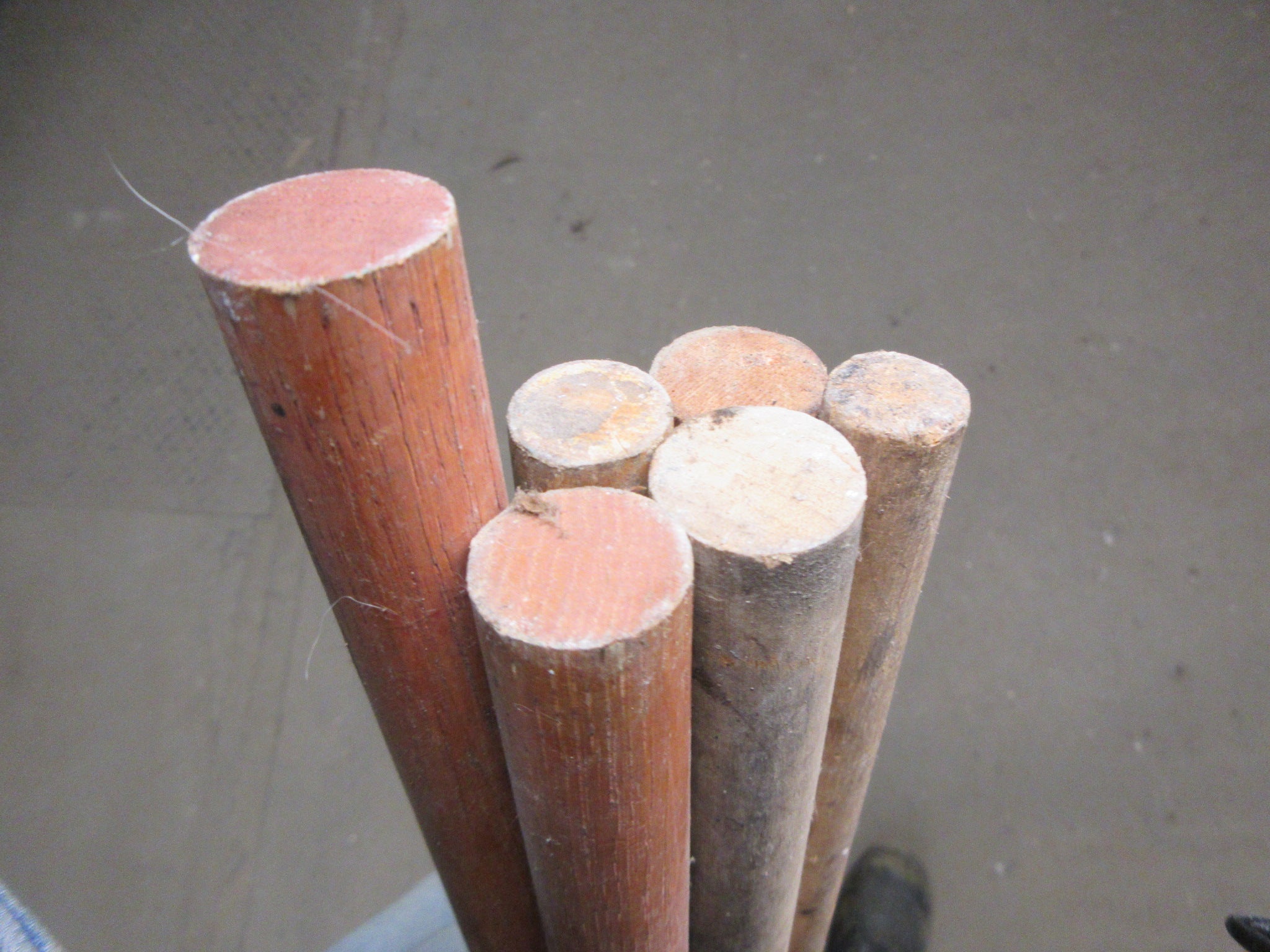 Bundle of Medium Wooden Poles (Qty: 6)