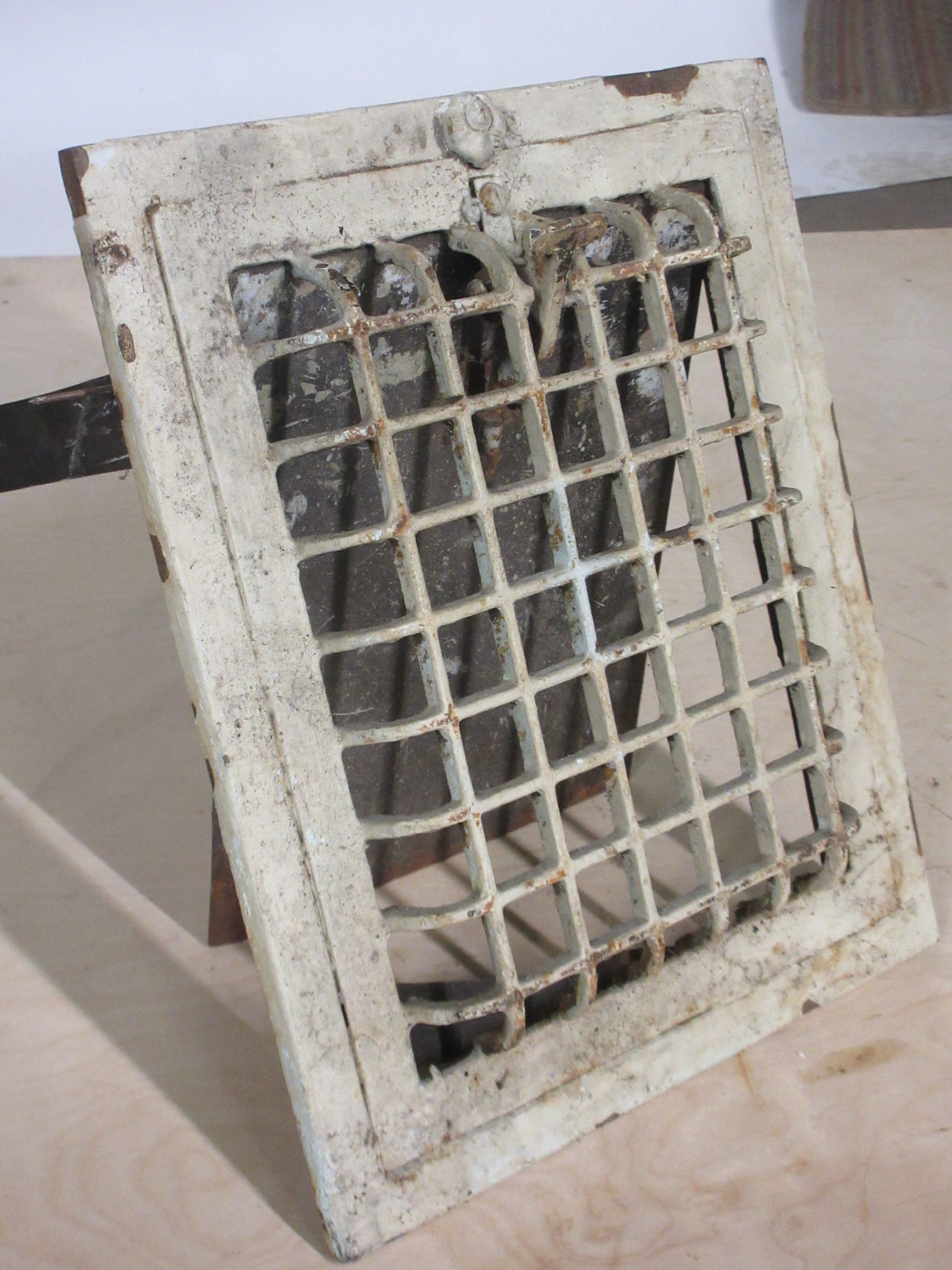 Cast Iron Upright Grid Register with Damper
