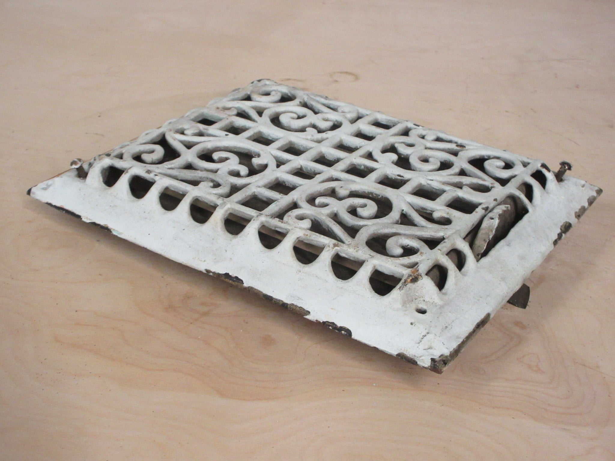 Vintage Scroll Accent Register with Damper