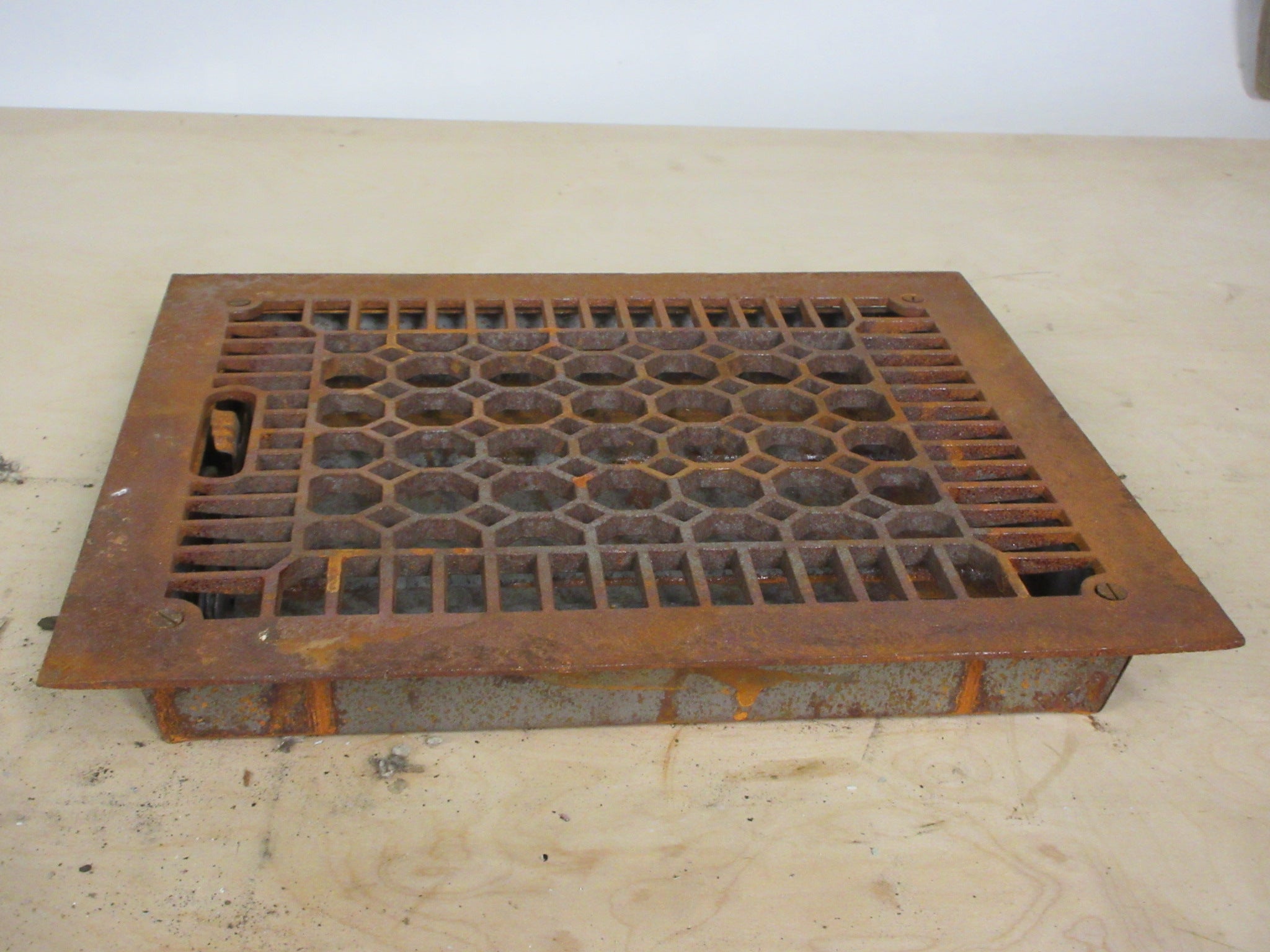 Vintage Octagon Accent Register Cover with Damper