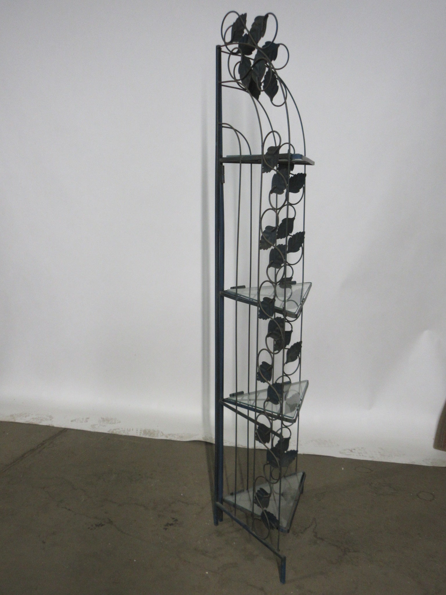 Metal Corner Four Shelf Rack with Ivy Accent
