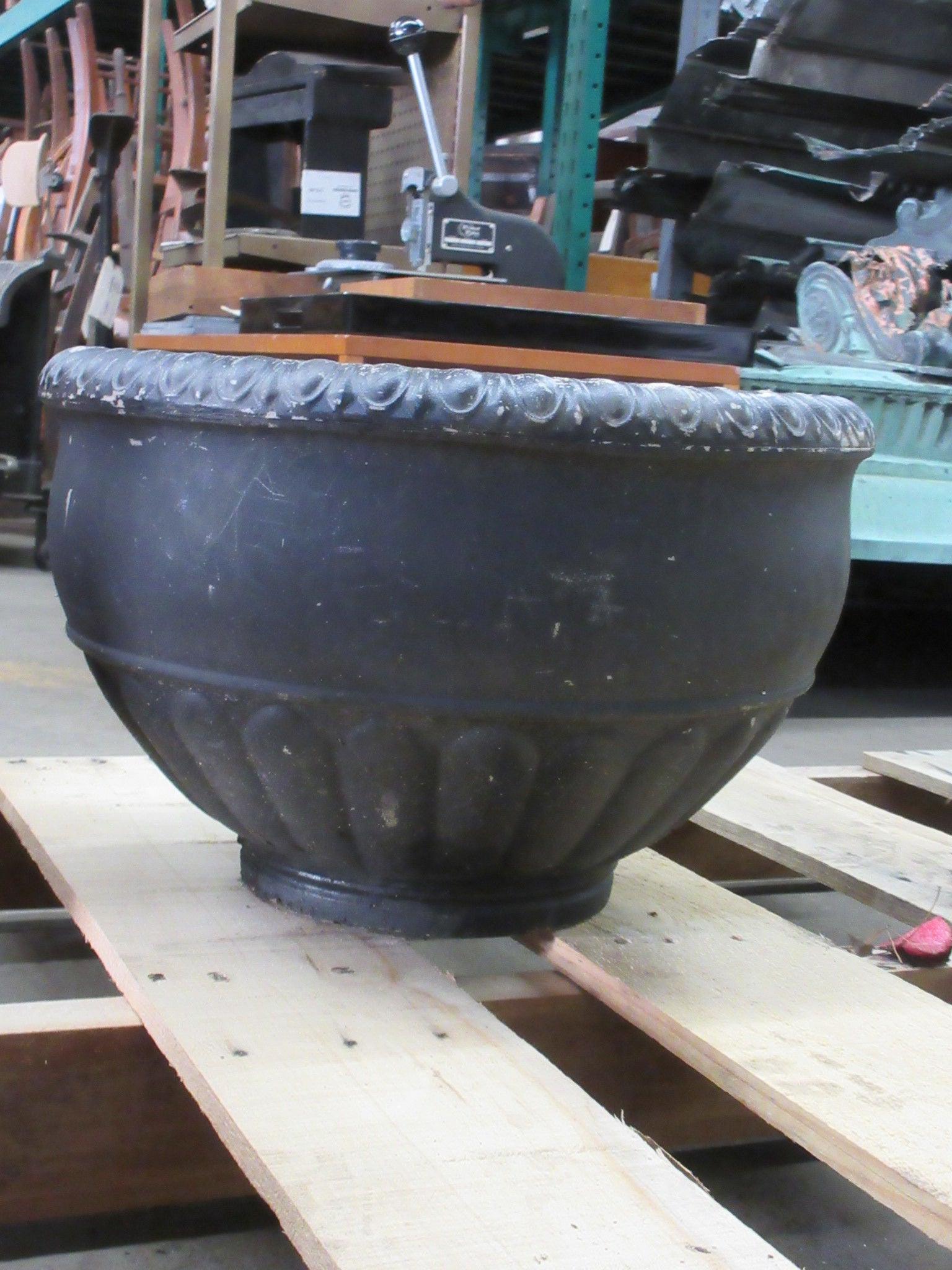 Black 16" Planter Pot