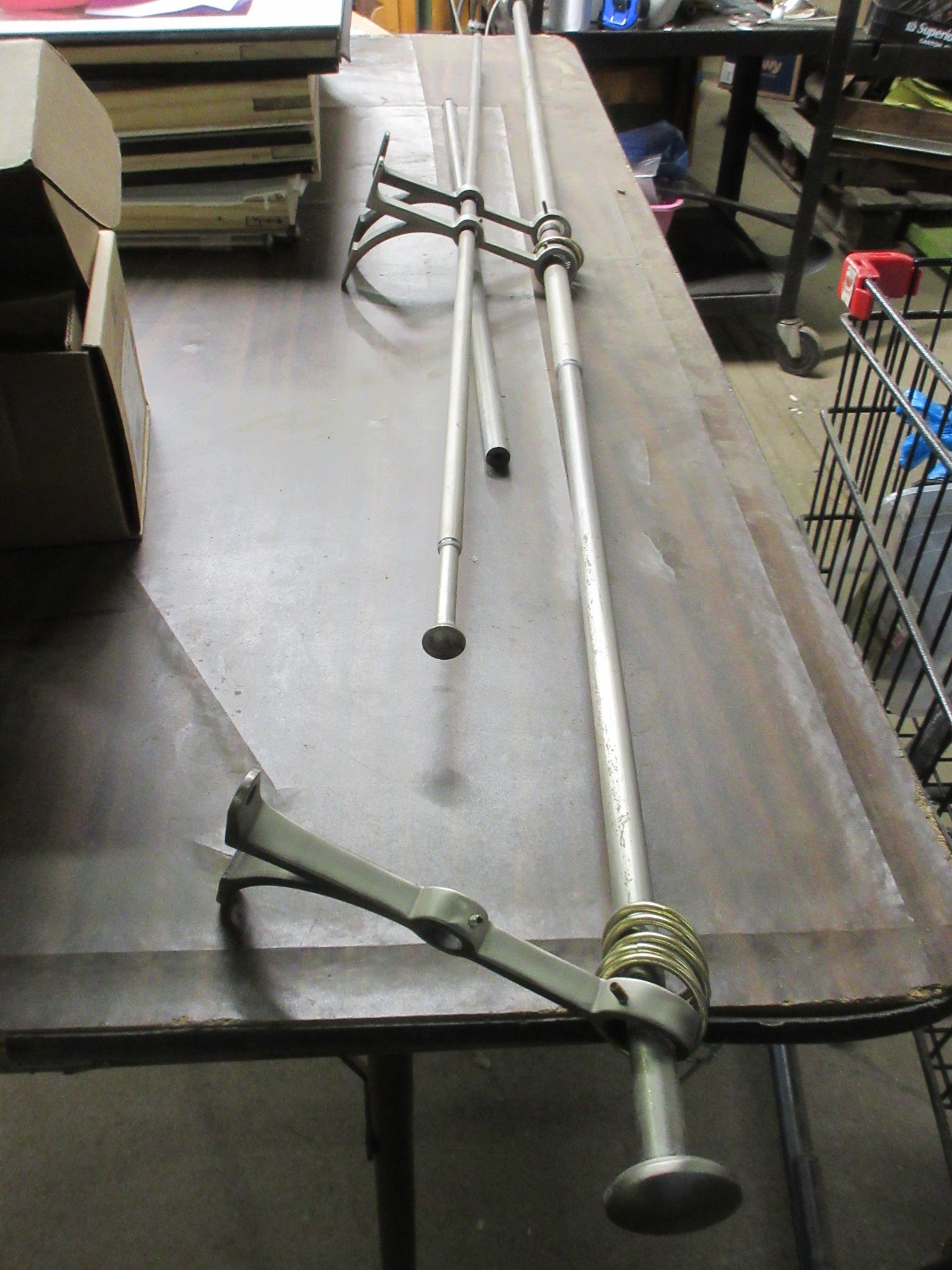 Metal Curtain Rod with Mounting Brackets