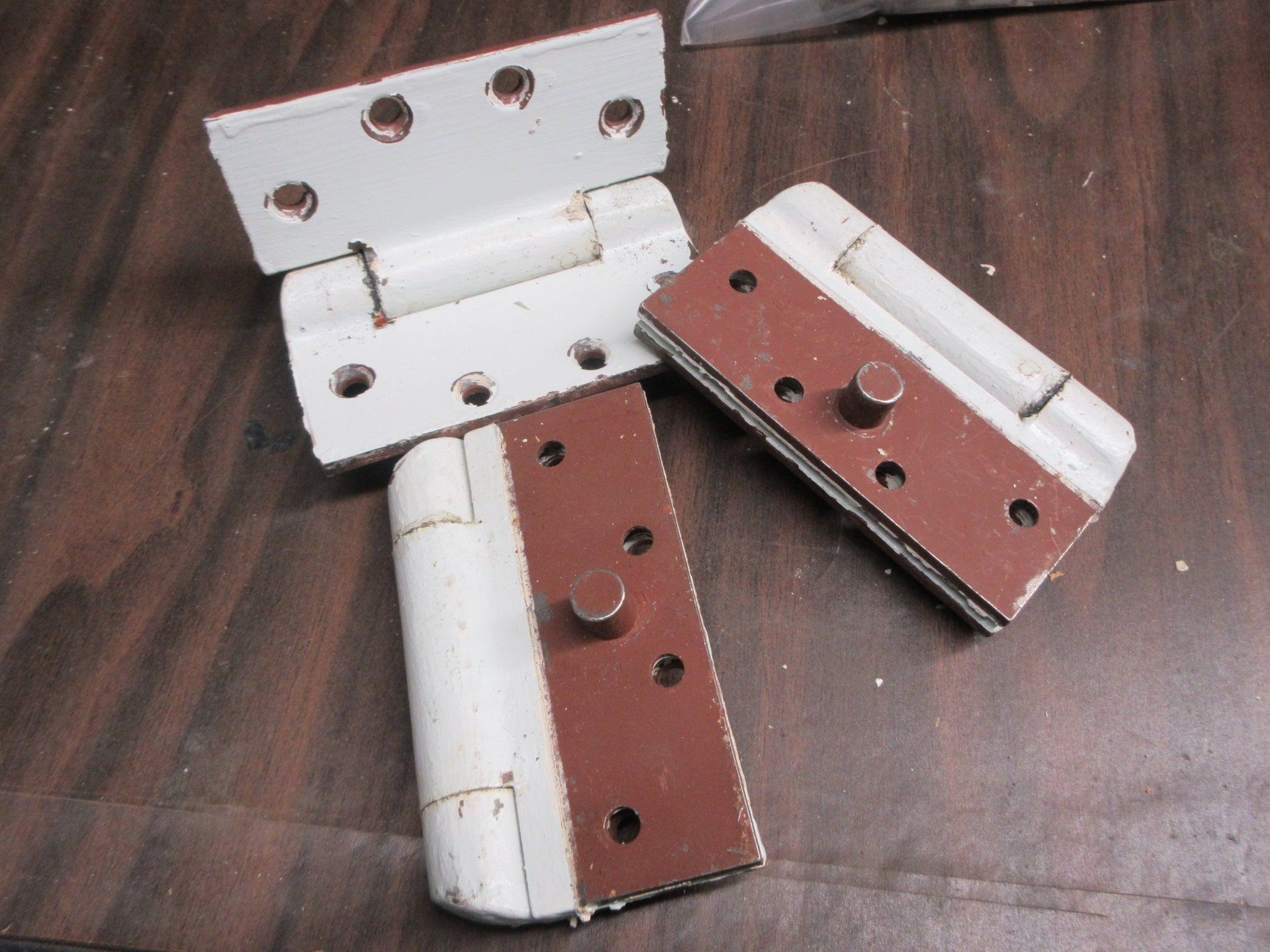 Heavy Salvaged Detention Hinges (Set of three, brown)