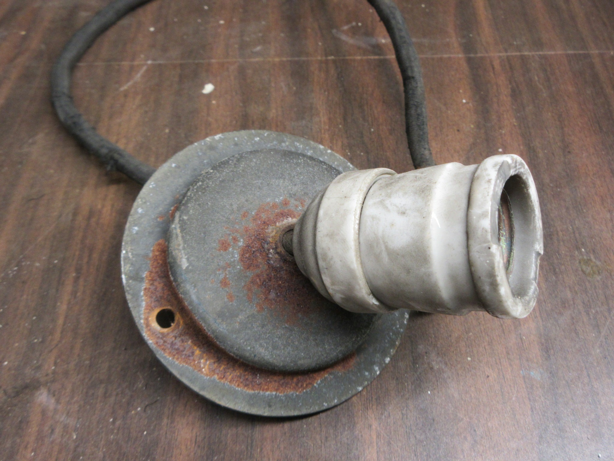 Porcelain Light Fixture with Plate