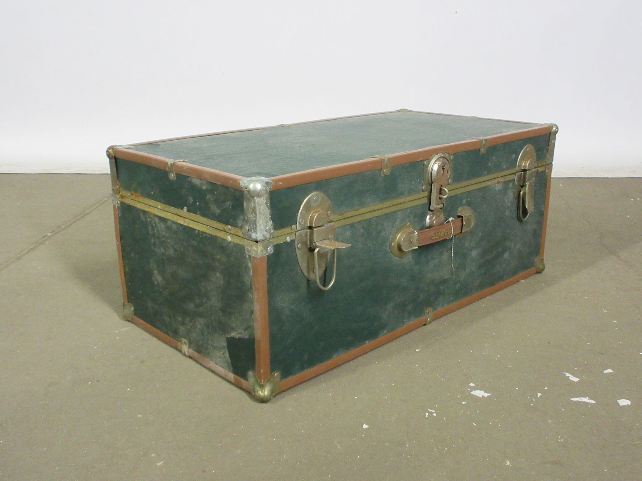 "Seward" Customized Trunk with Handle